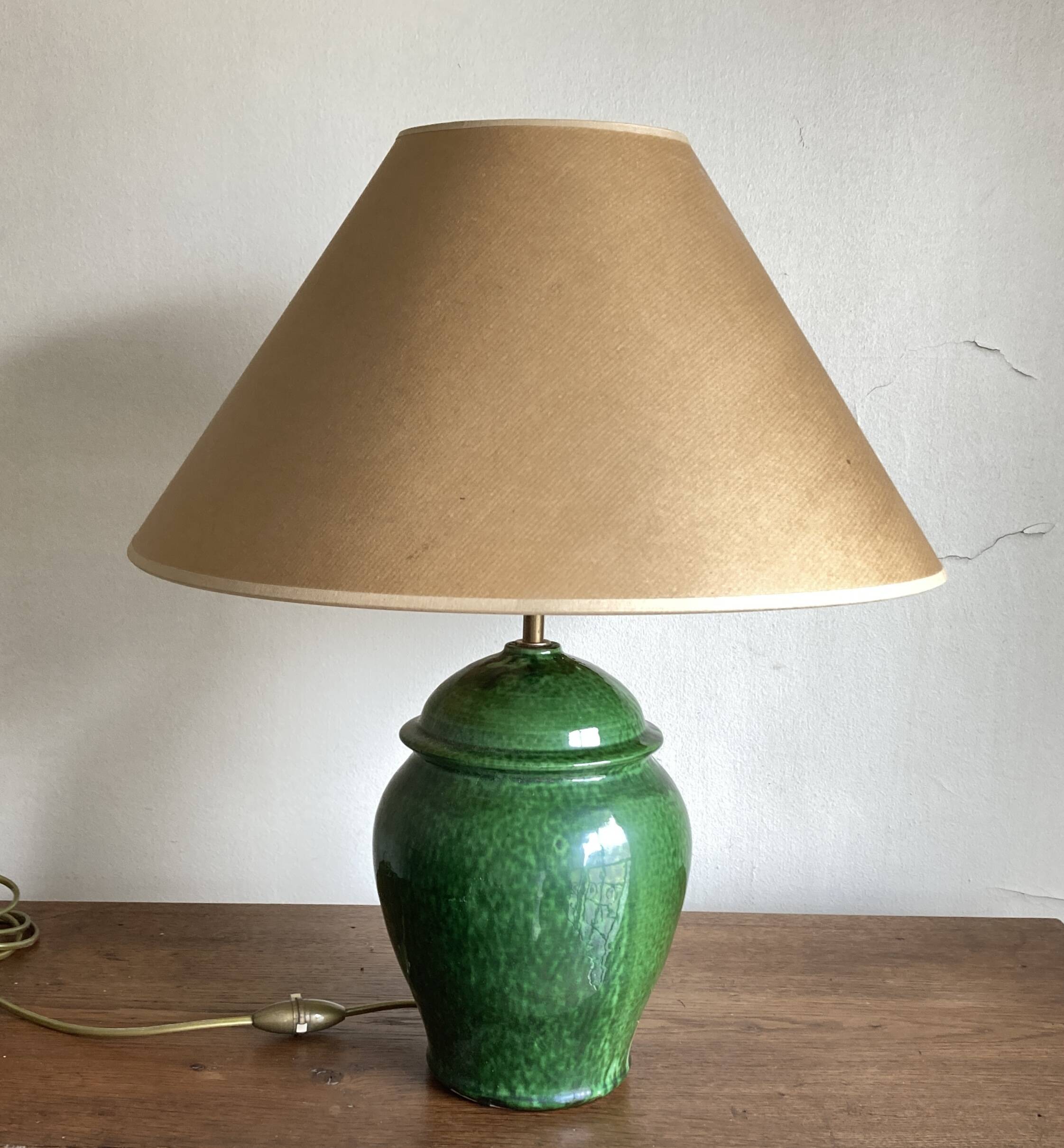 Lampe balustre en terre vernissée verte Provence 1960