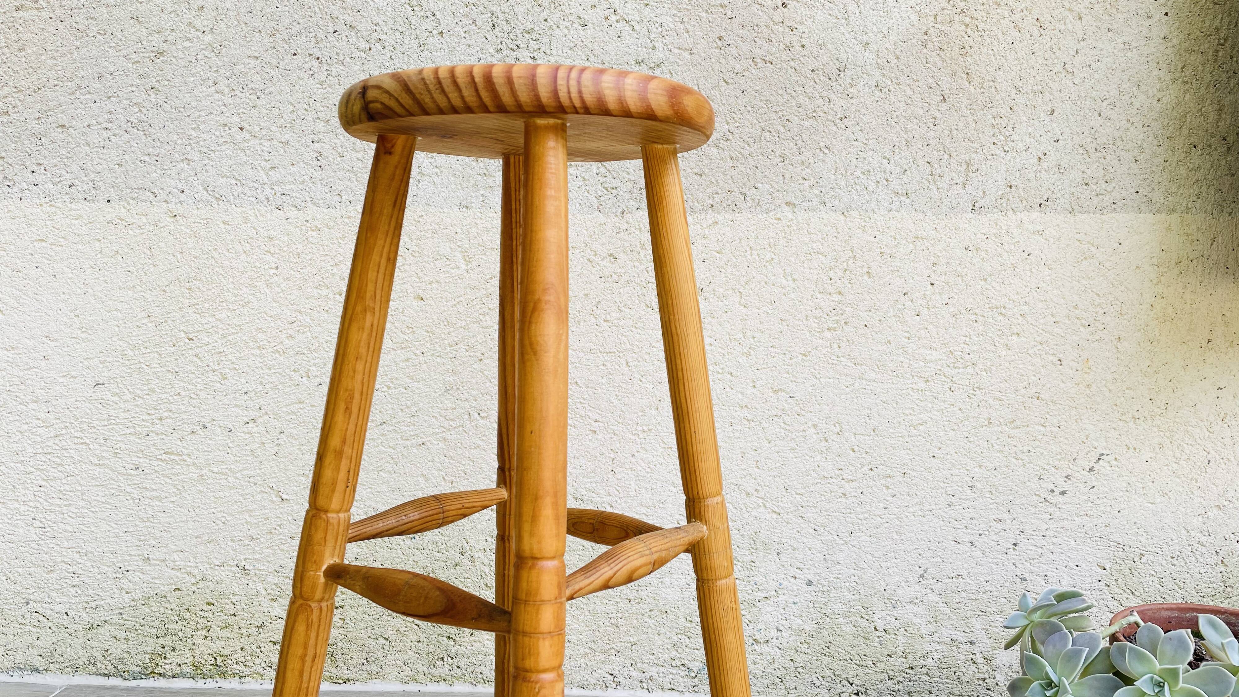 Vintage turned wood high stool