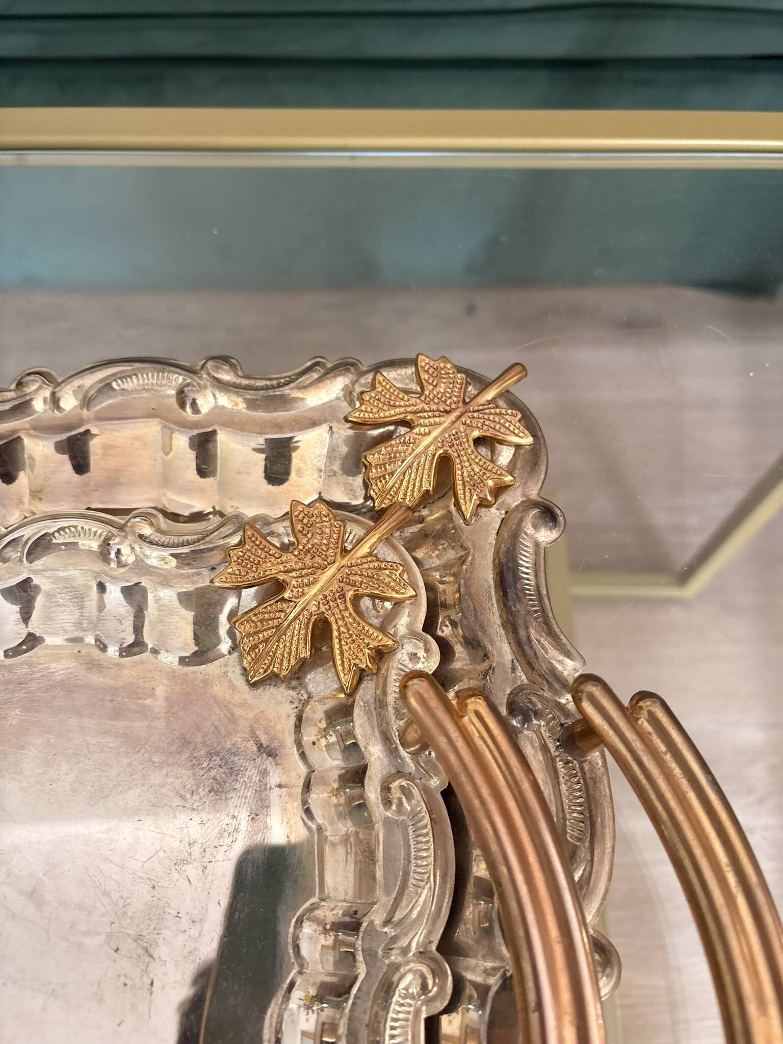 Pair of Nesting Tables Silver Metal Golden Decor Vine Leaf Maple