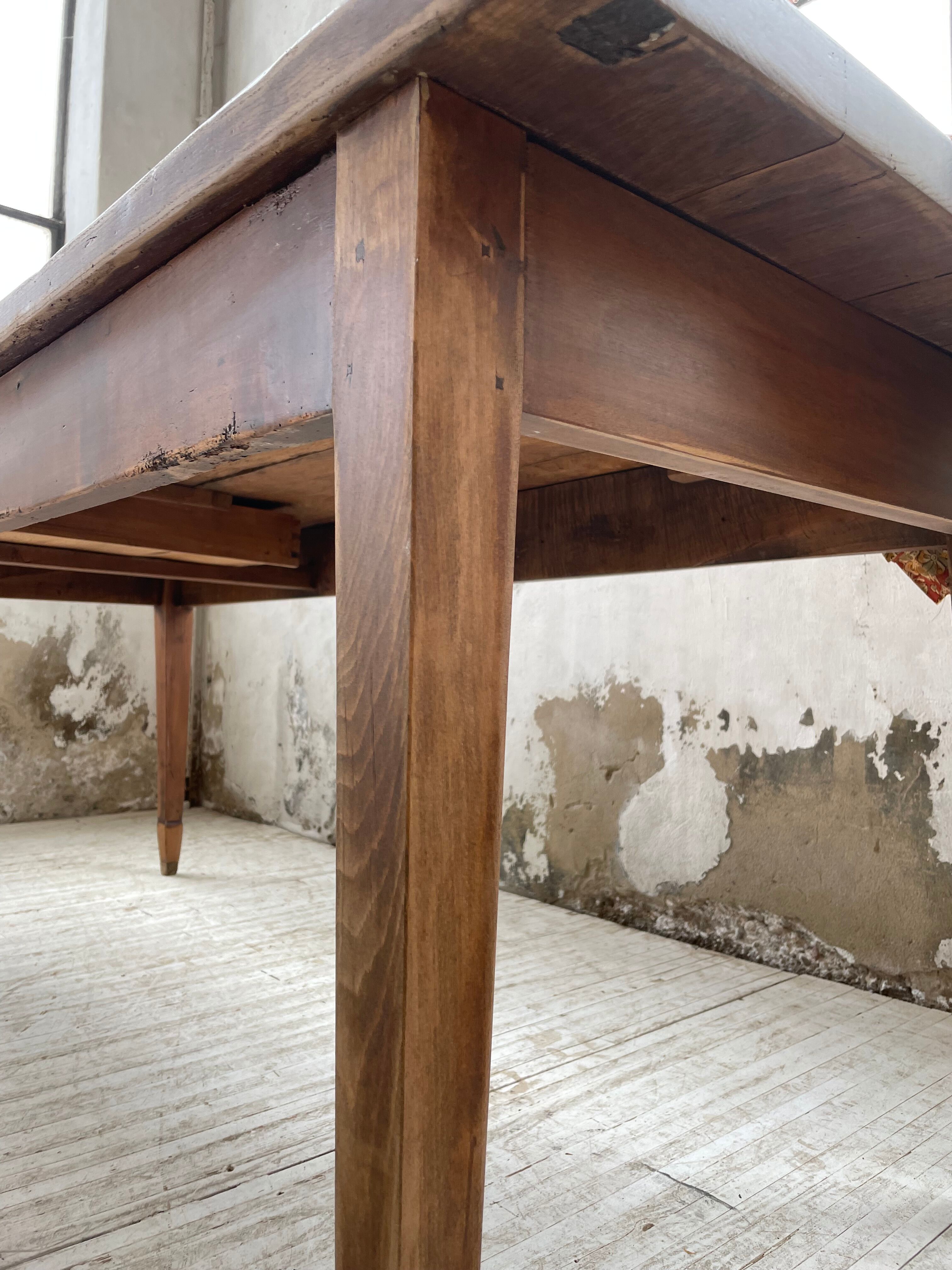 Farmhouse table in oak and walnut 2m