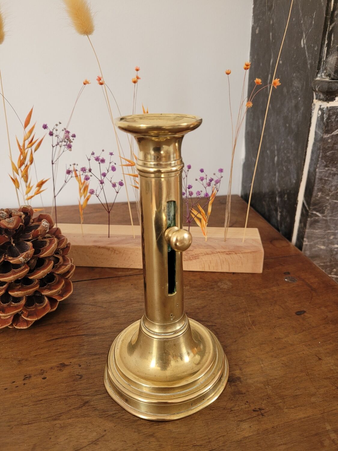 Push candle holder with tiered base no. 1