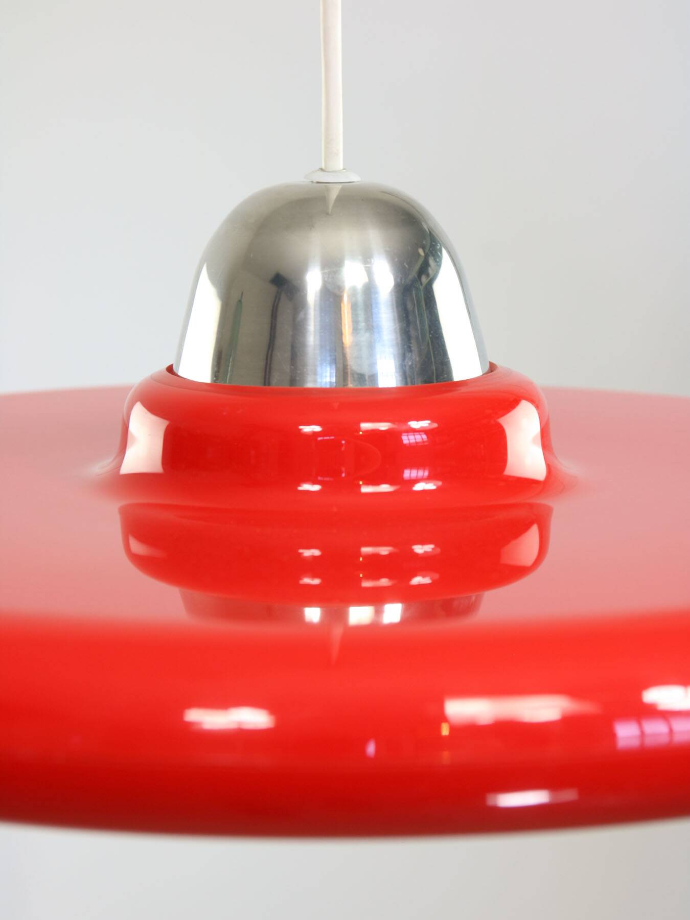 Space-Age Saucer Pendant in Red Plexiglas from Guzzini, 1960s