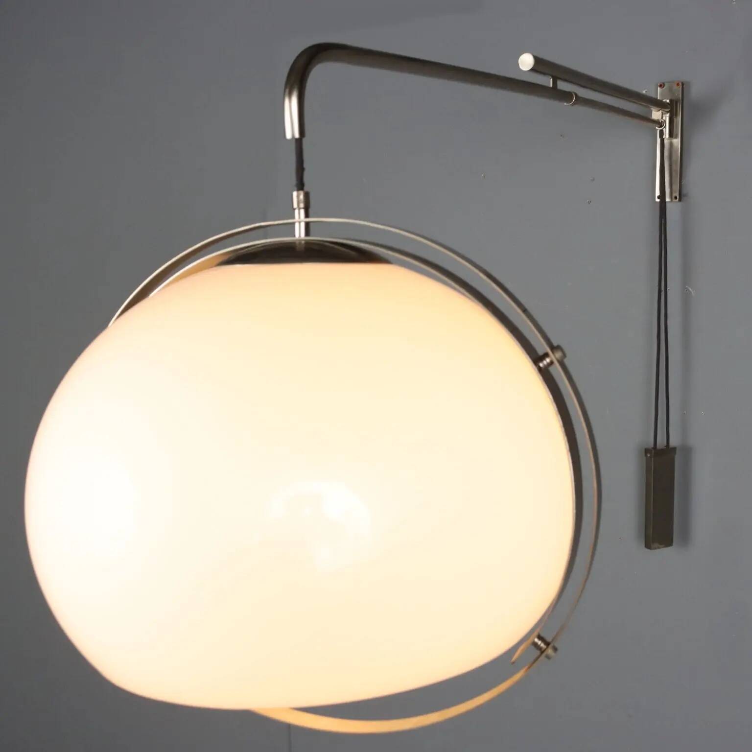 Vintage Space Age wall lamp in methacrylate and metal, 1970s design.