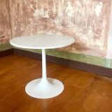 Carrara marble pedestal table