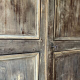 L’armoire ancienne patinée