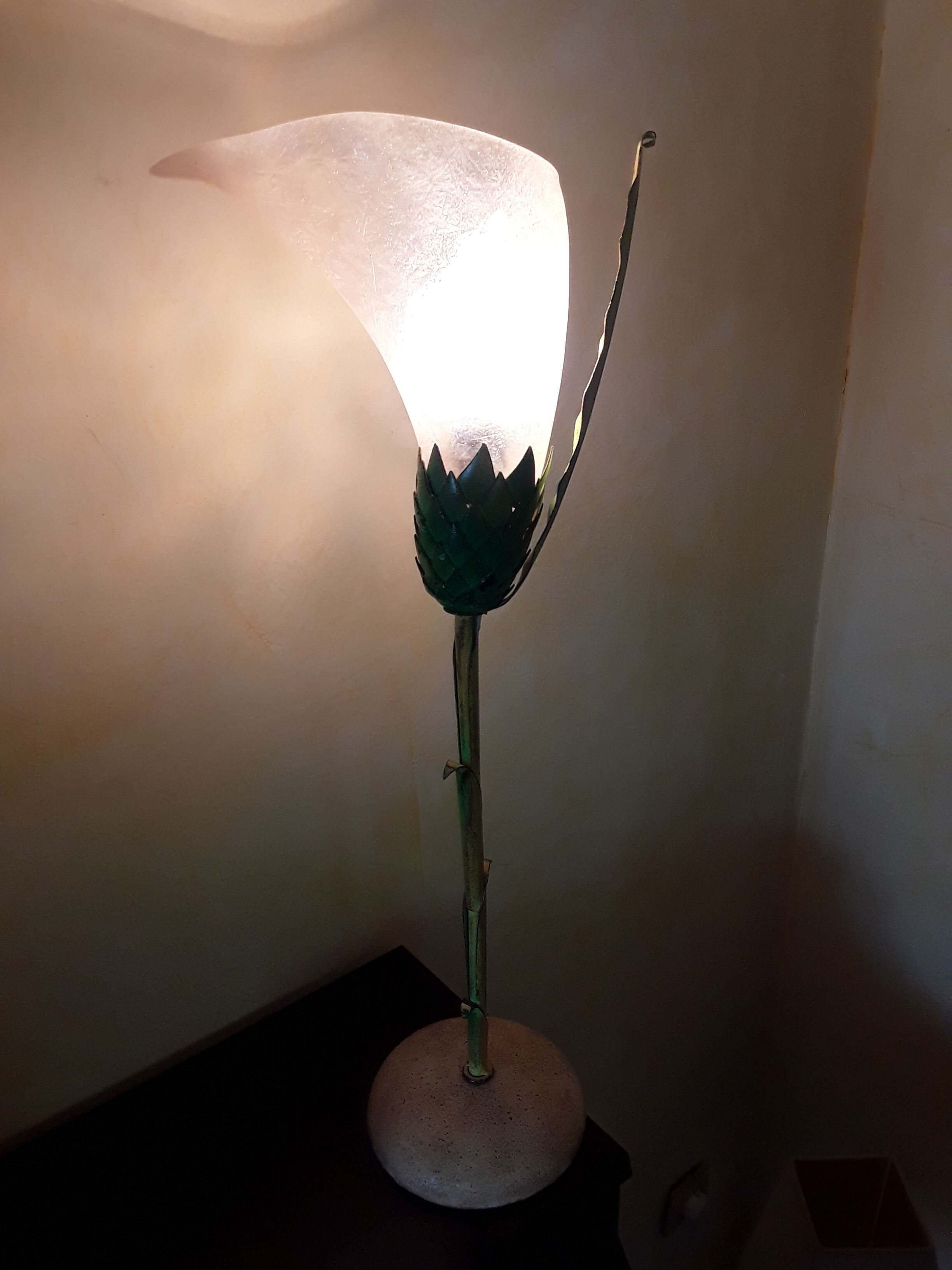 Vintage flower lamp
