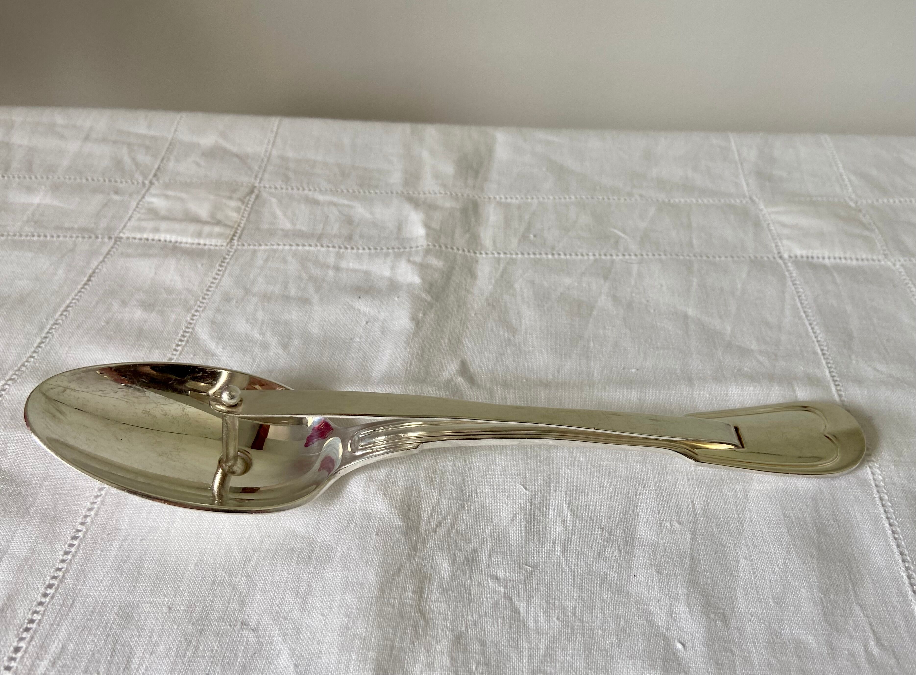 Degreasing sauce spoon