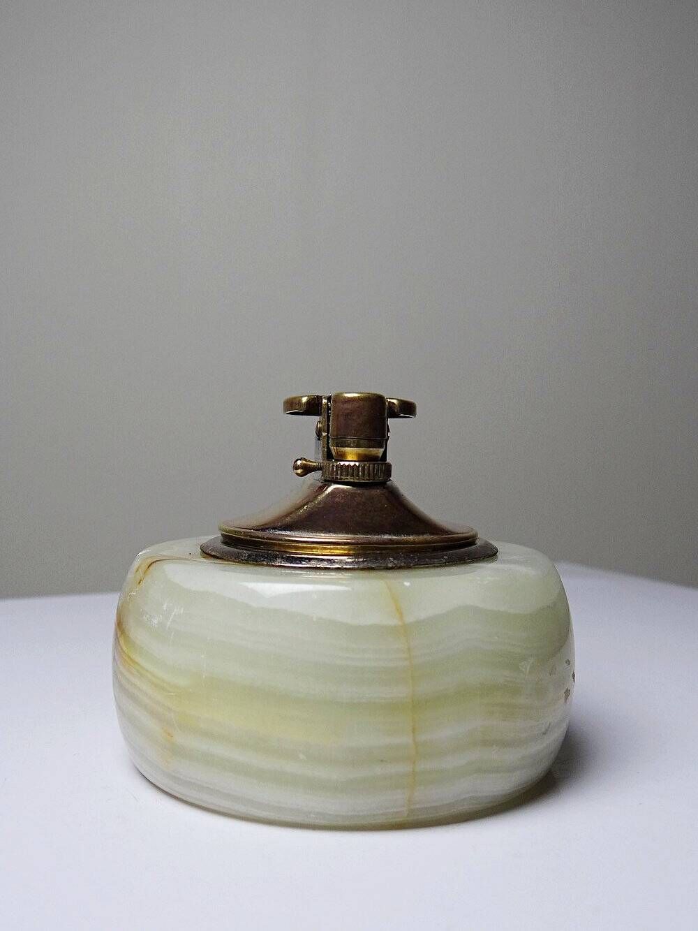 Small vintage copper and onyx table lighter, gold-plated metal and copper, 1960s-1970s
