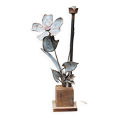 Pied de lampe brutaliste en métal, fleurs