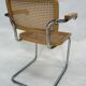 Chaise Cesca modèle Marcel Breuer avec accoudoirs B64