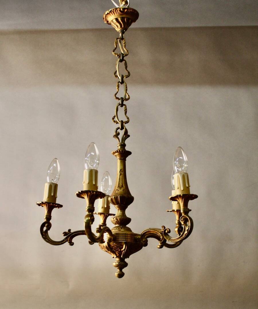 Bronze chandelier with 5 arms and its pair of 2-light wall sconces.