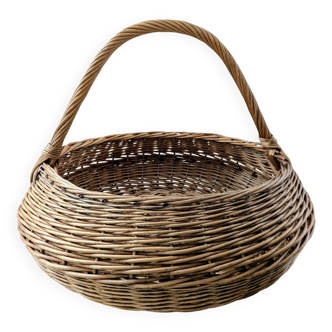 Grand panier en osier tressé