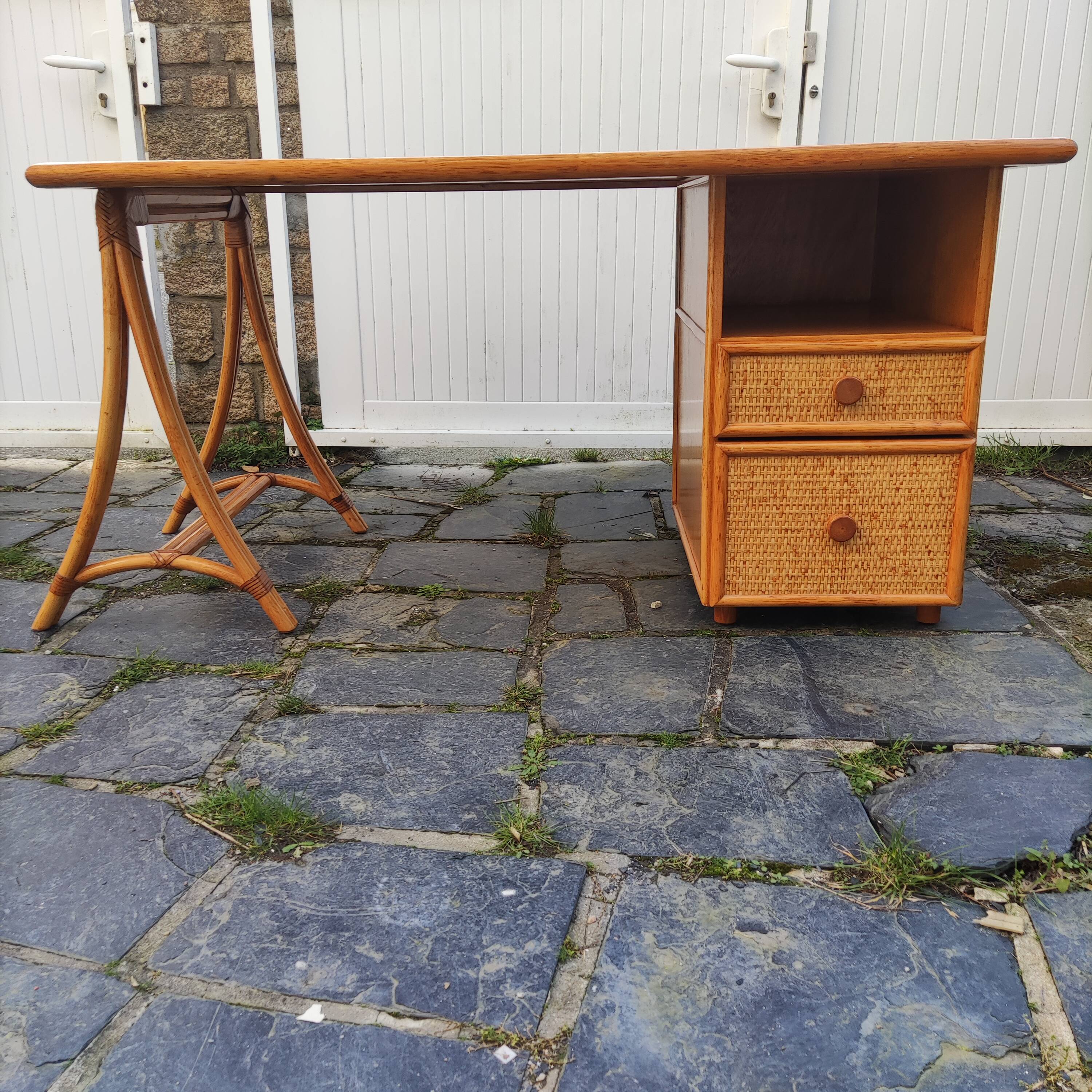 Bureau vintage en bambou et osier