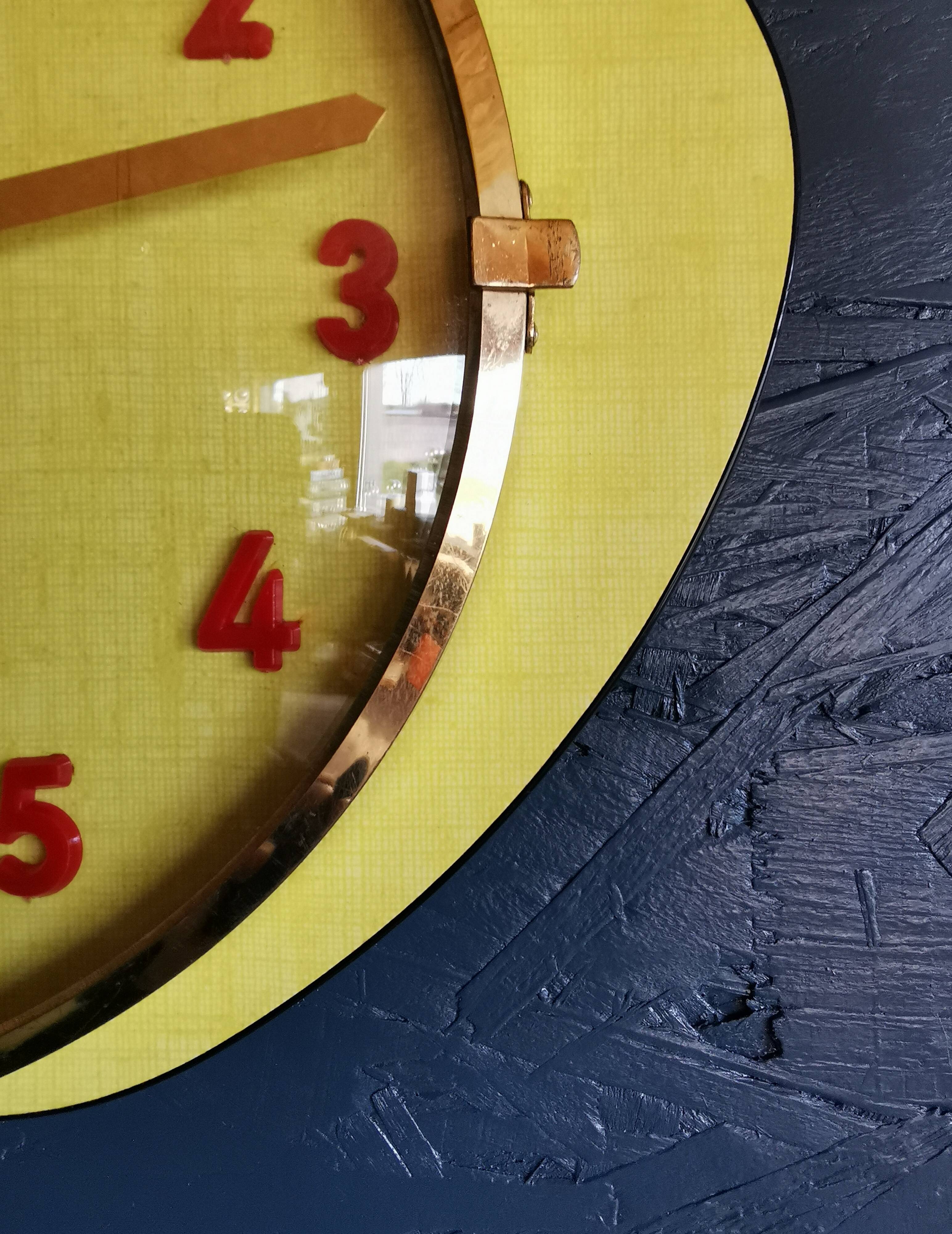 Vintage formica clock silent wall pendulum "FFR Morbier yellow red"