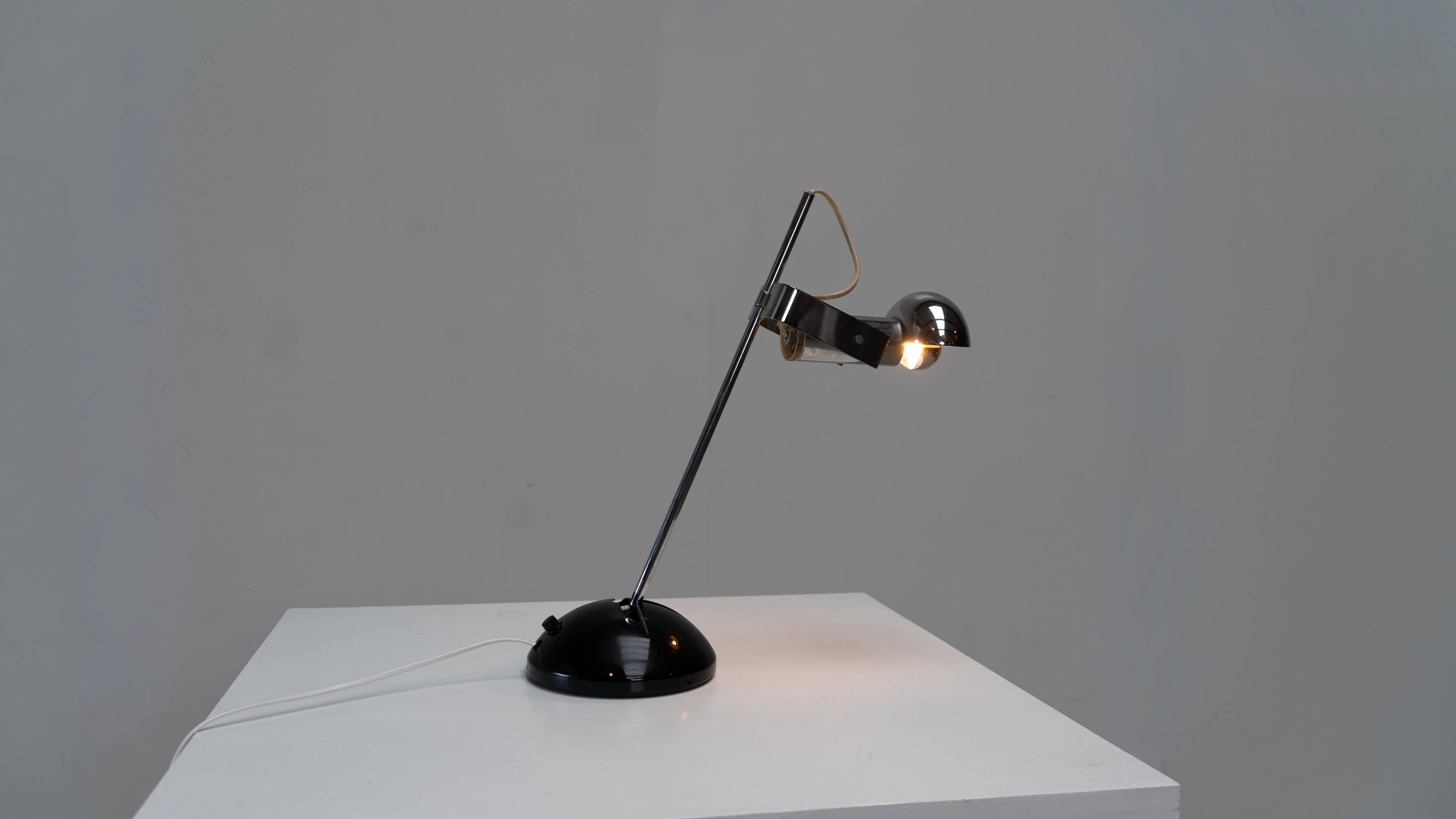 Italian table lamp T395 by Robert Sonneman