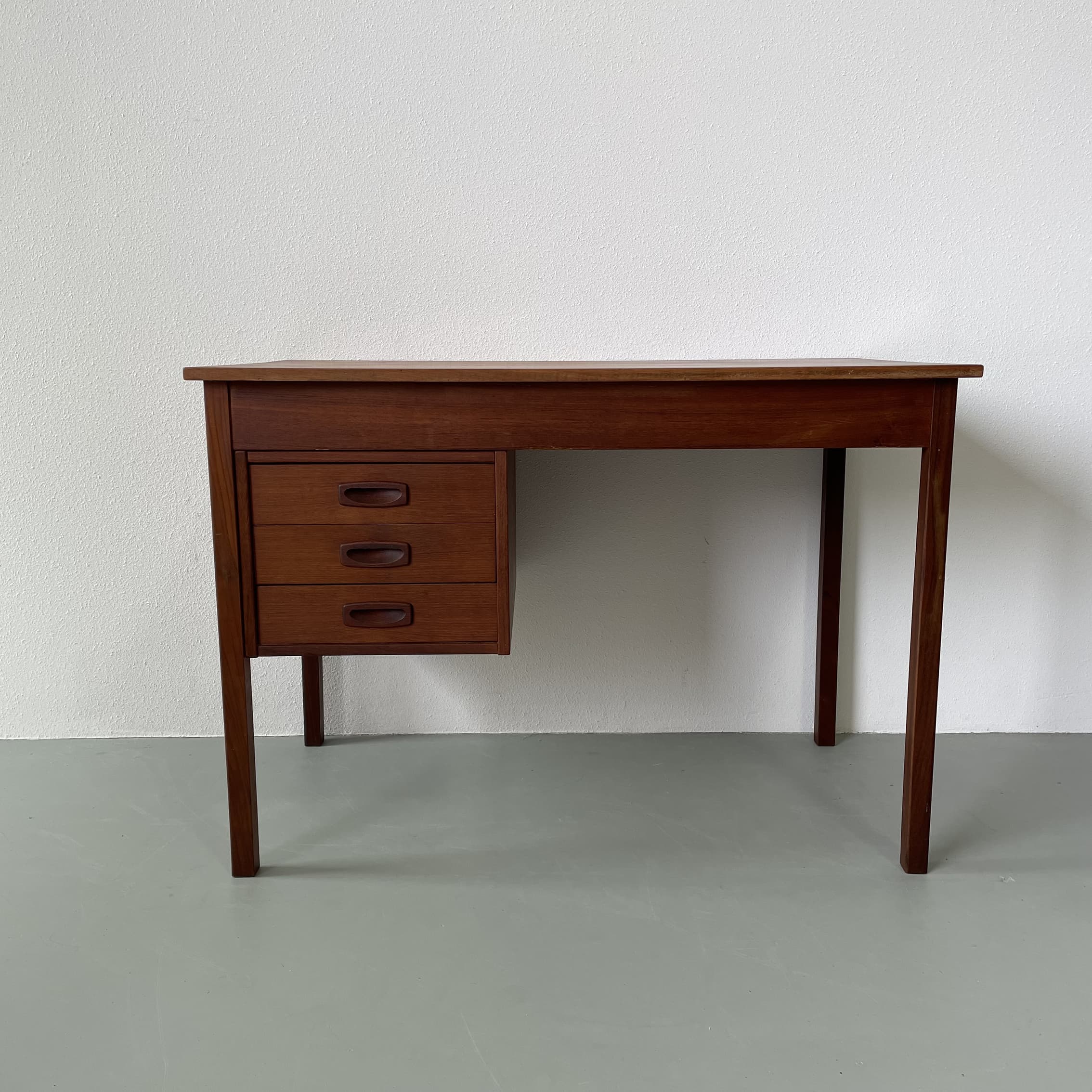Small danish desk