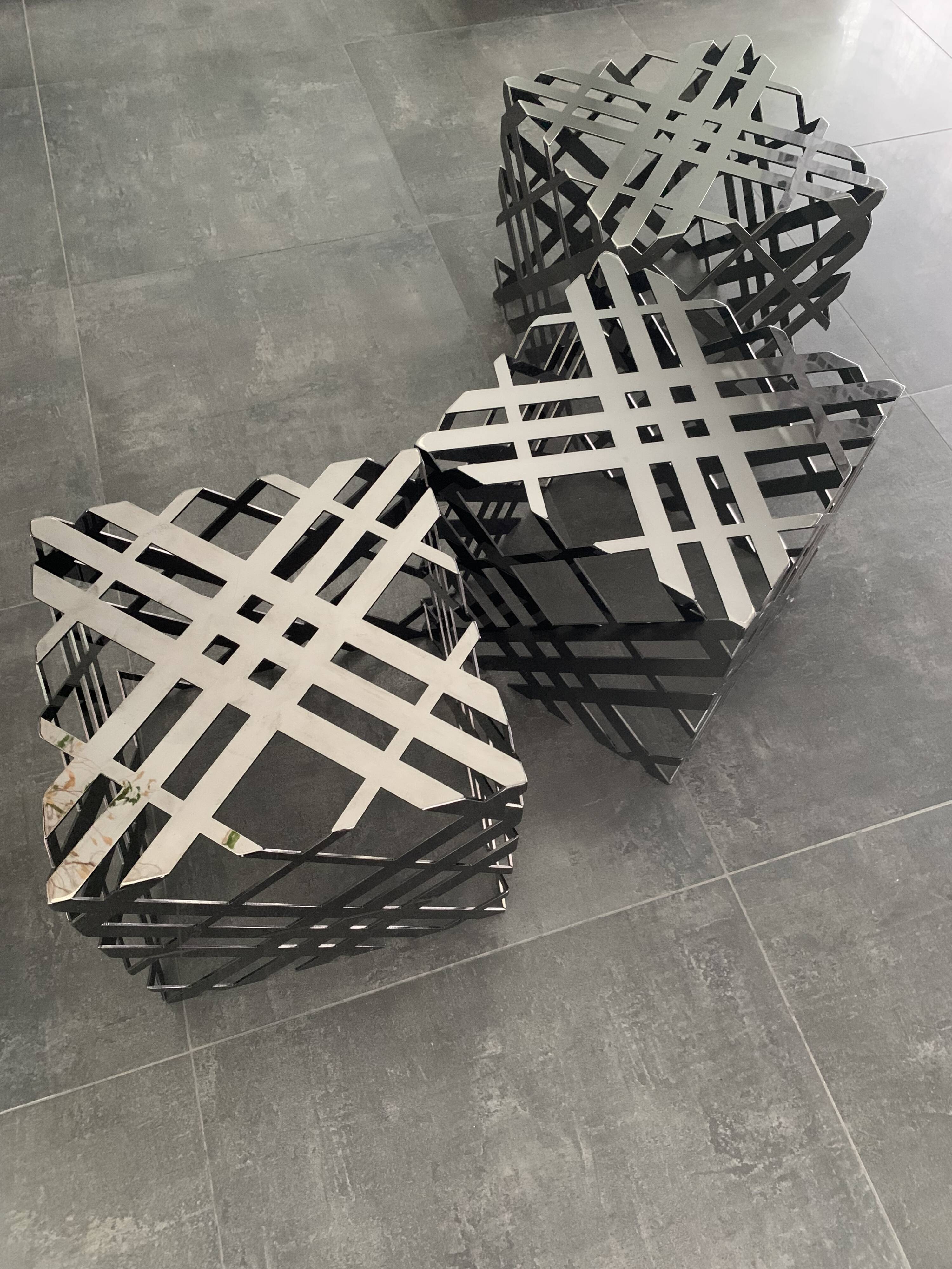 Decorative elements / visual merchandising Burberry – showroom Paris –