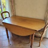 Large round Louis-Philippe period table in solid cherry wood