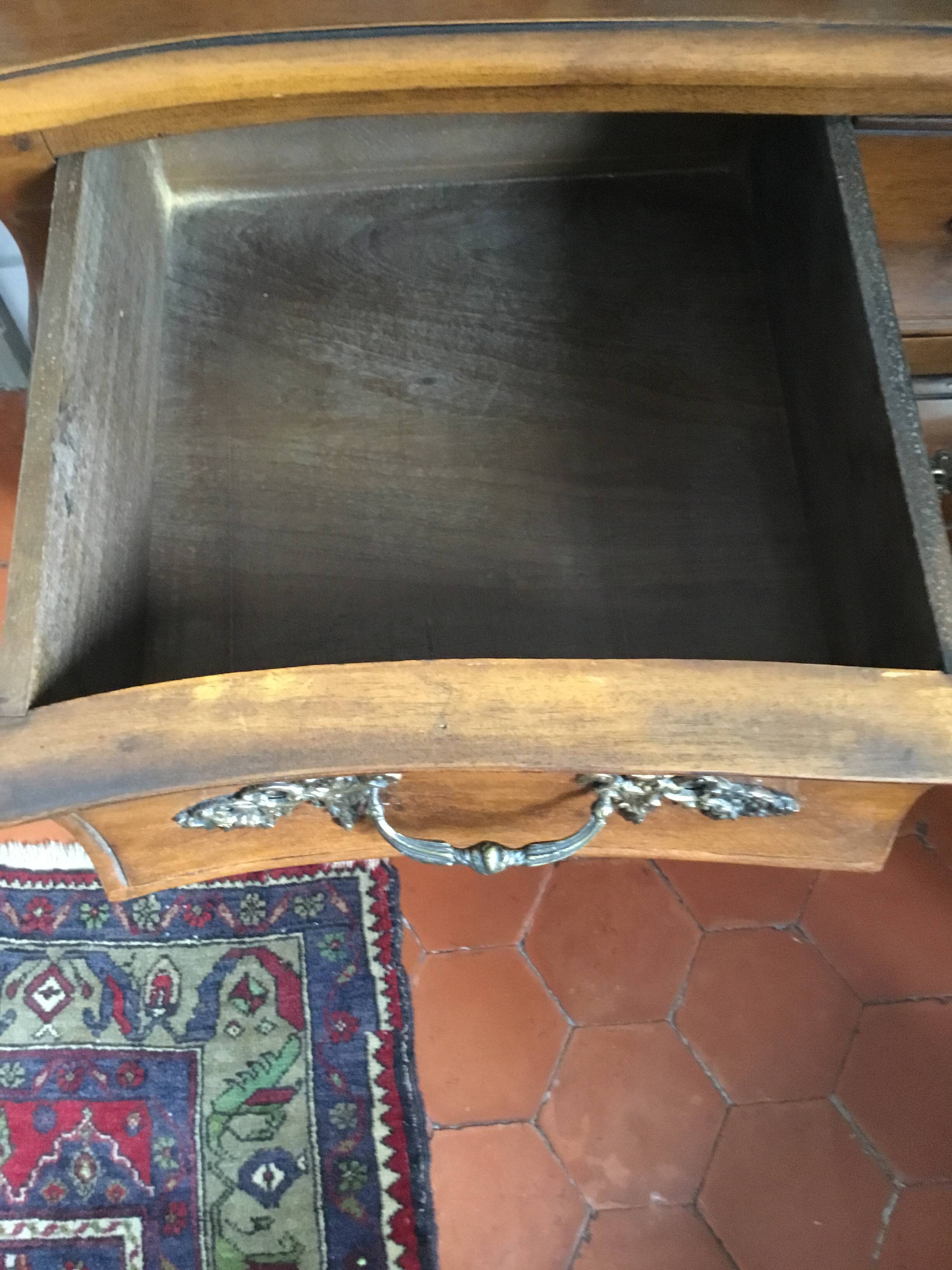 Louis XV style tomb chest of drawers with 5 drawers