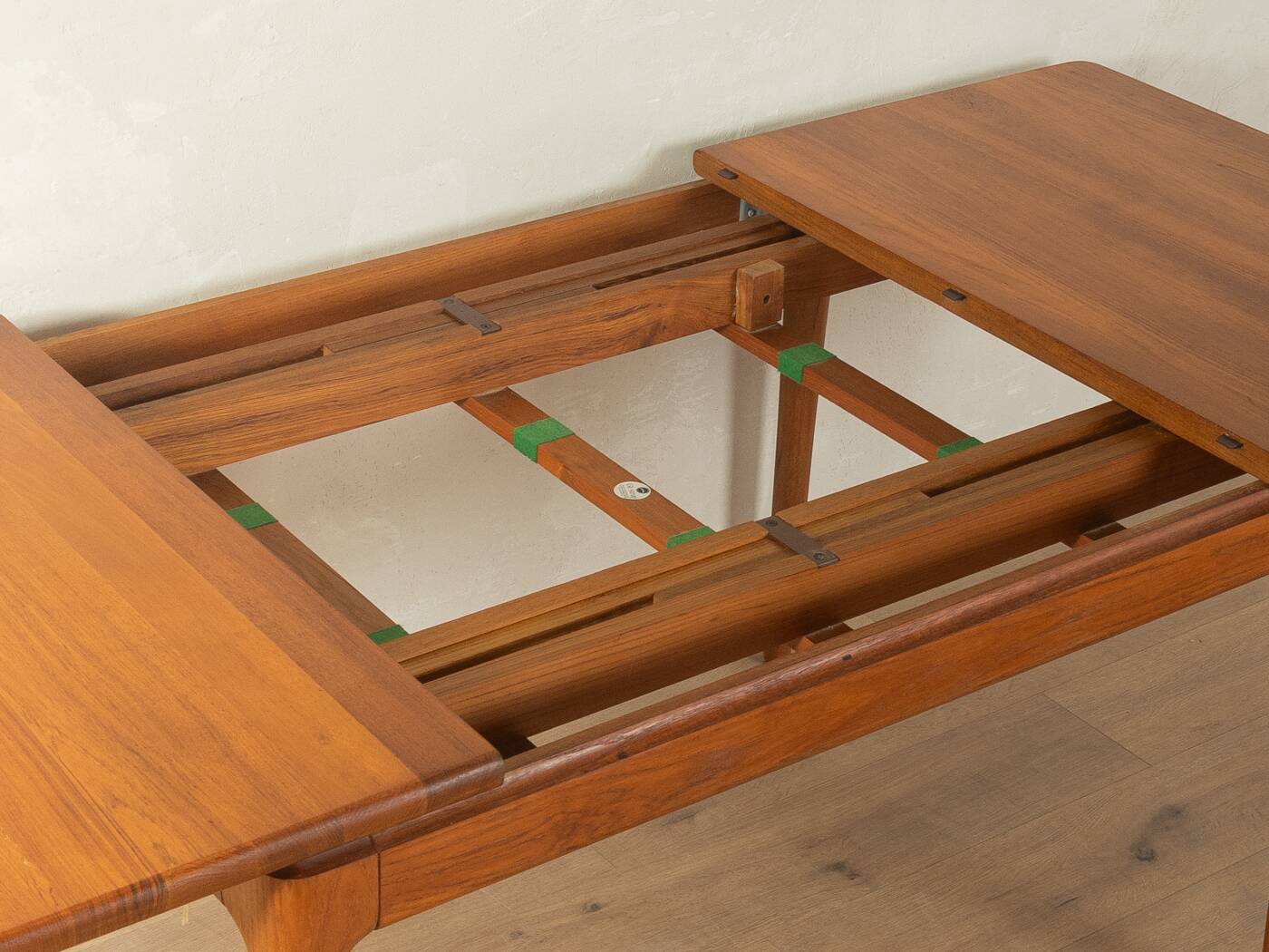 Glostrup Møbelfabrik | Grete Jalk – Extendable dining table, 1960s, teak
