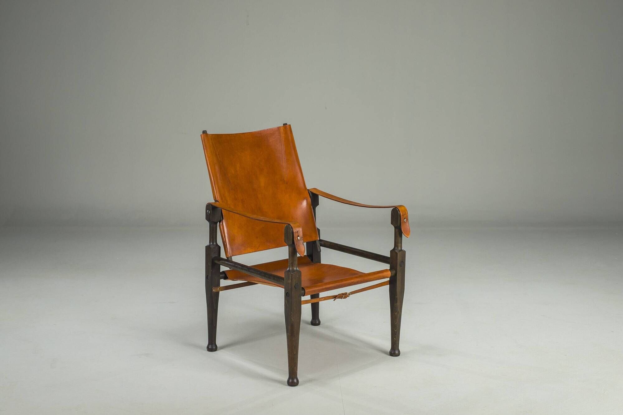 Swiss Leather Safari Chair attributed to Wilhelm Kienzle for Wohnbedarf
