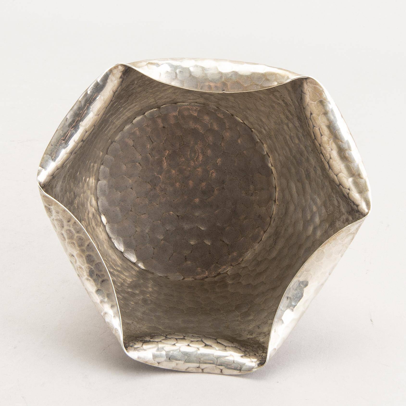 Silver bowl marked by Adam Bentzen Graeser, Copenhagen 1921