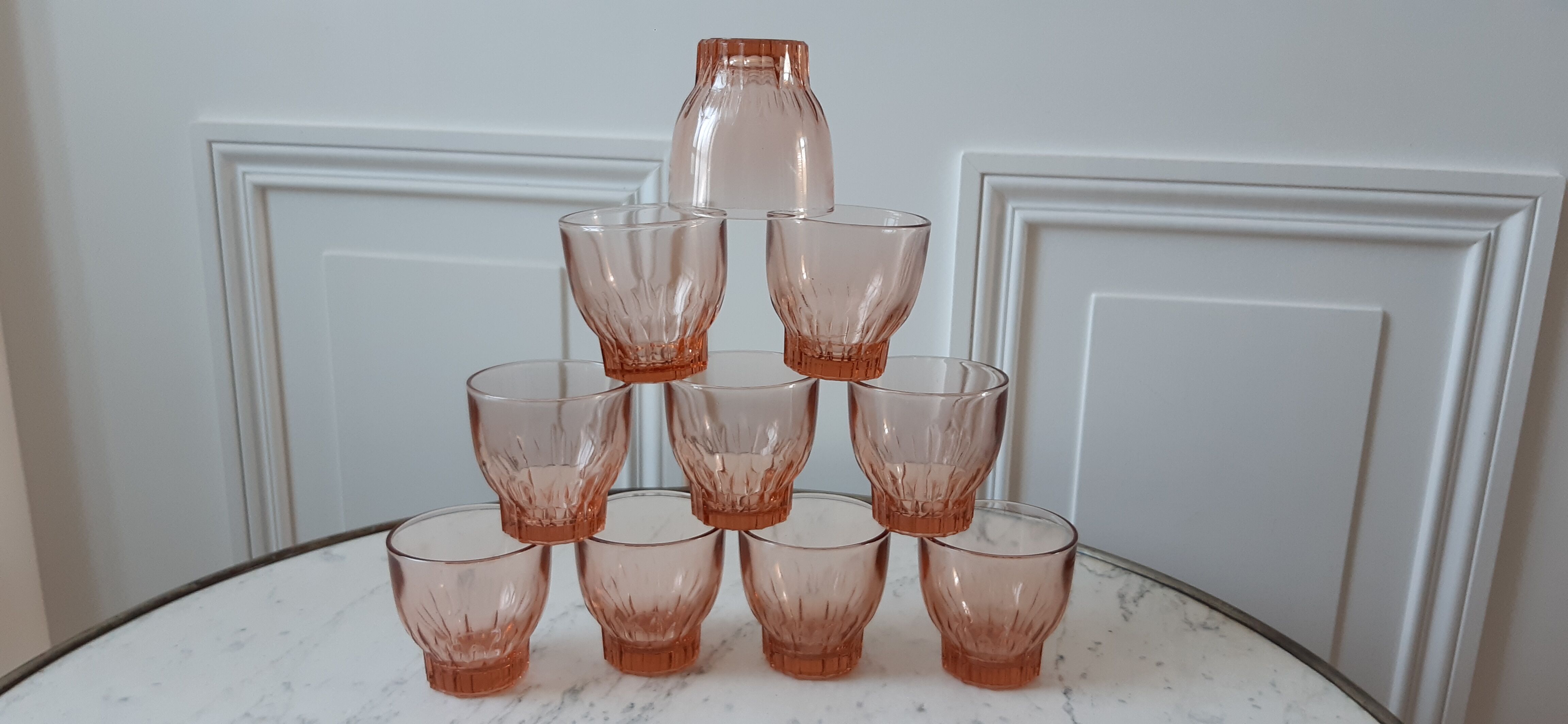 Set of 10 art deco pink glass wine/water glasses