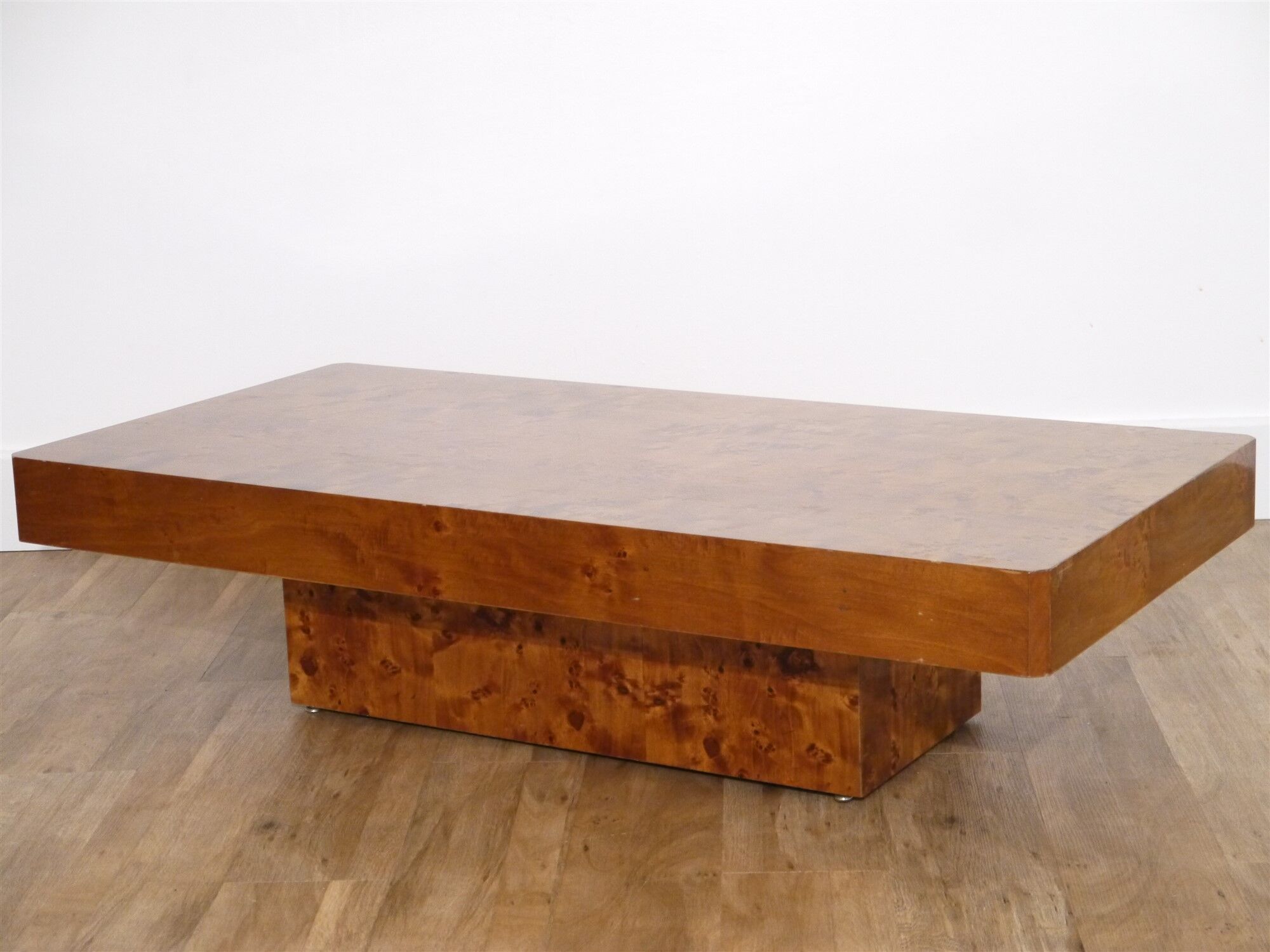 Table basse vintage en loupe d'orme 1970