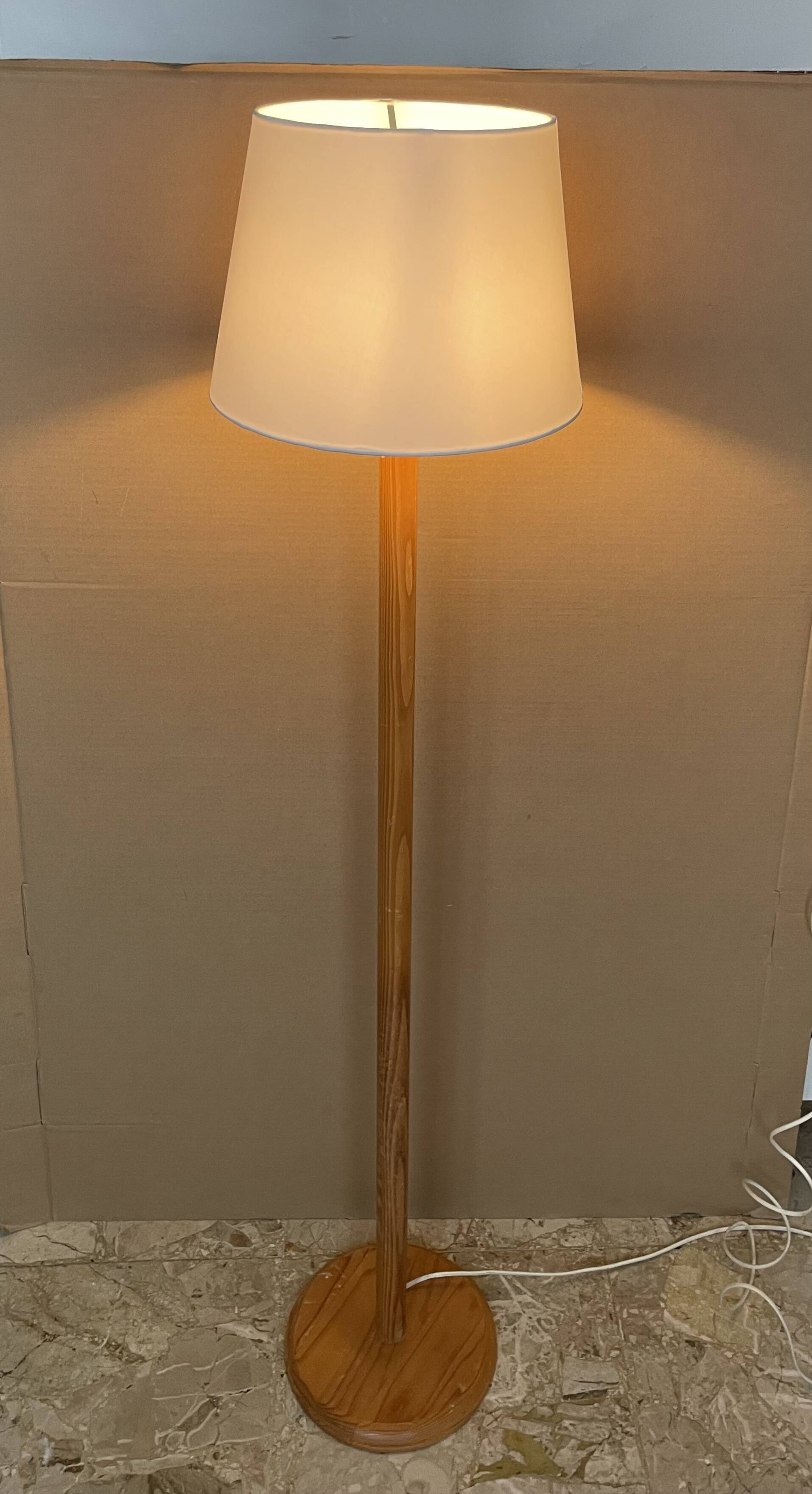 Lampadaire en bois ikea vintage