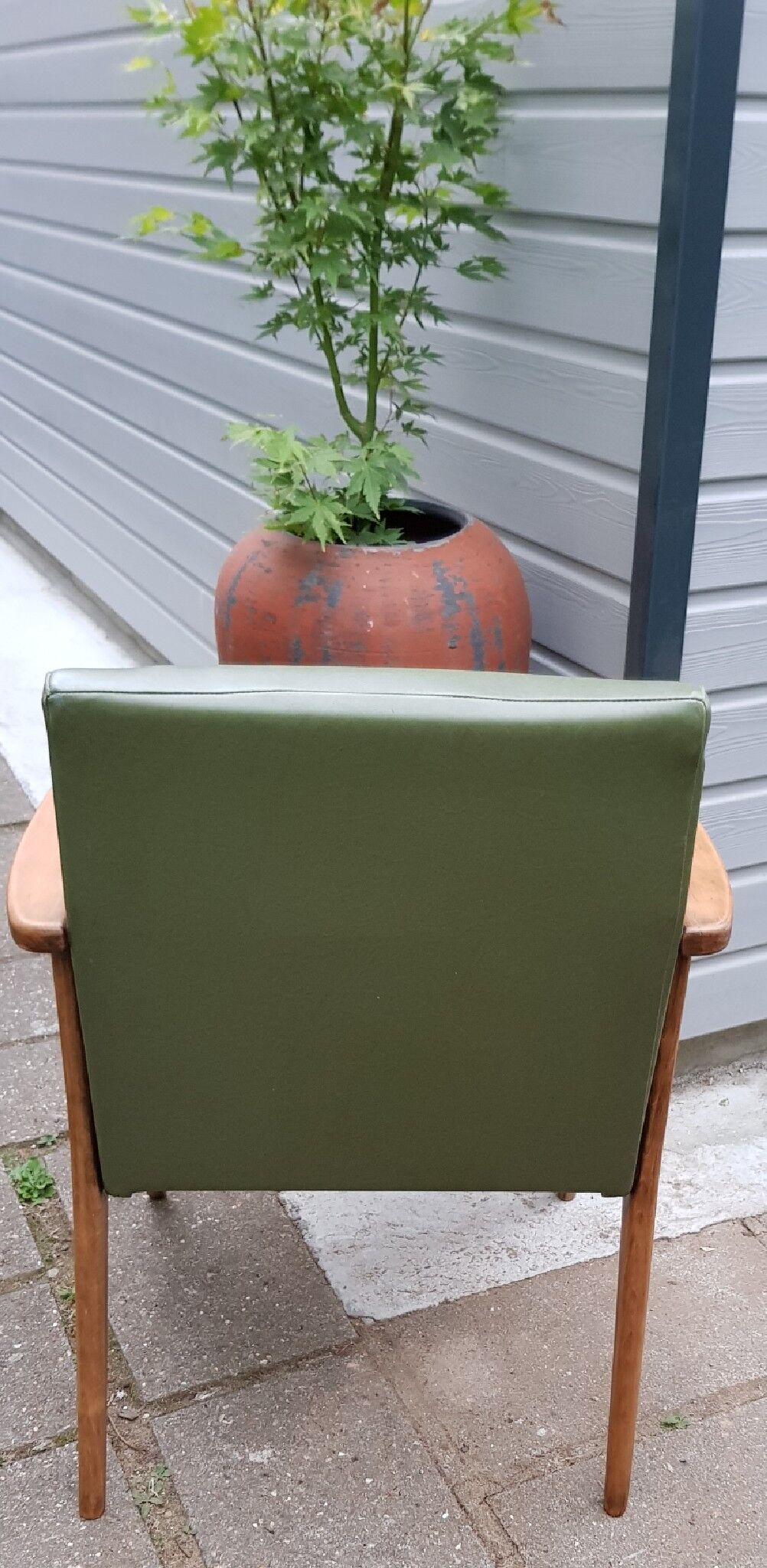 Scandinavian armchair stella