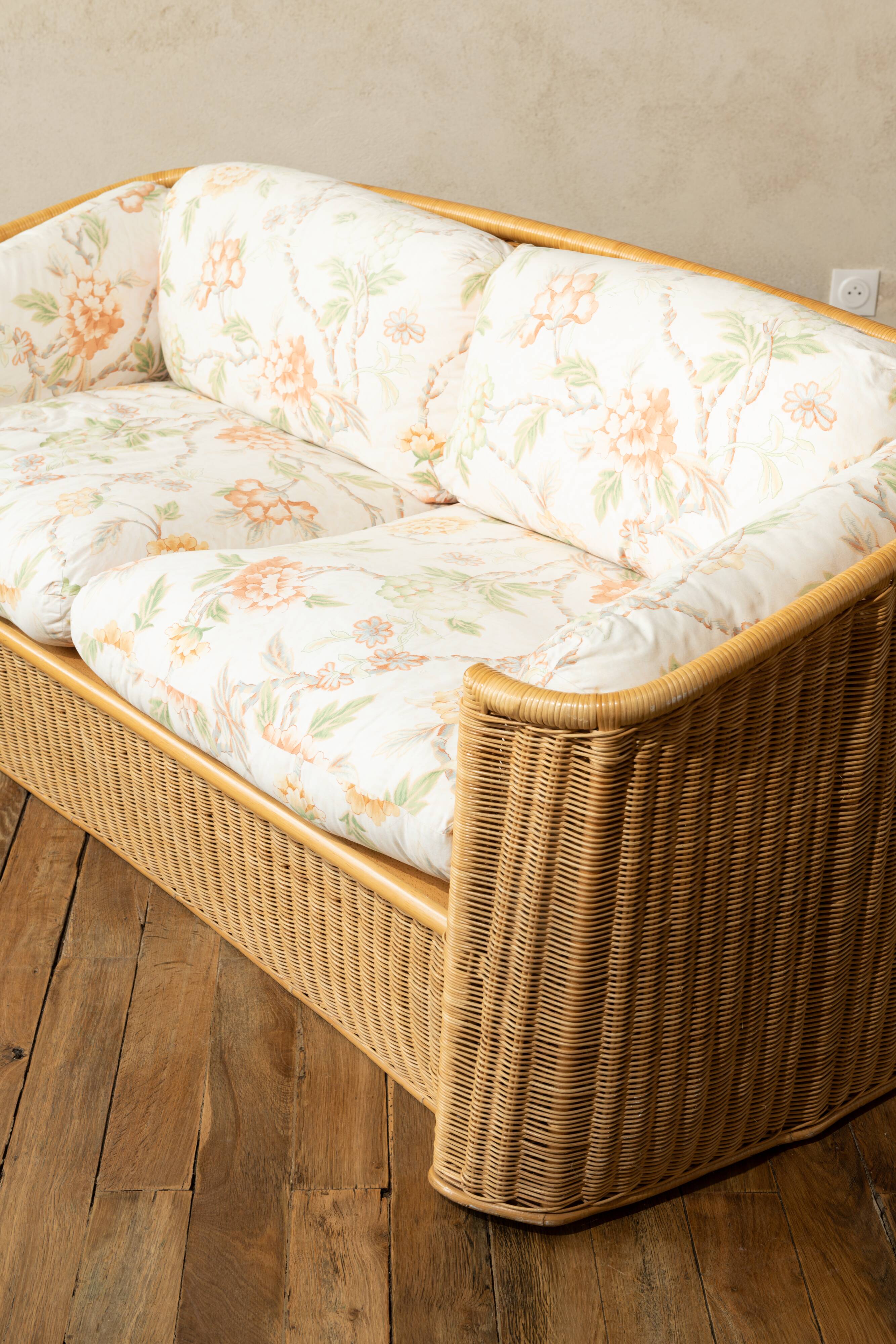 Two-seater rattan bench