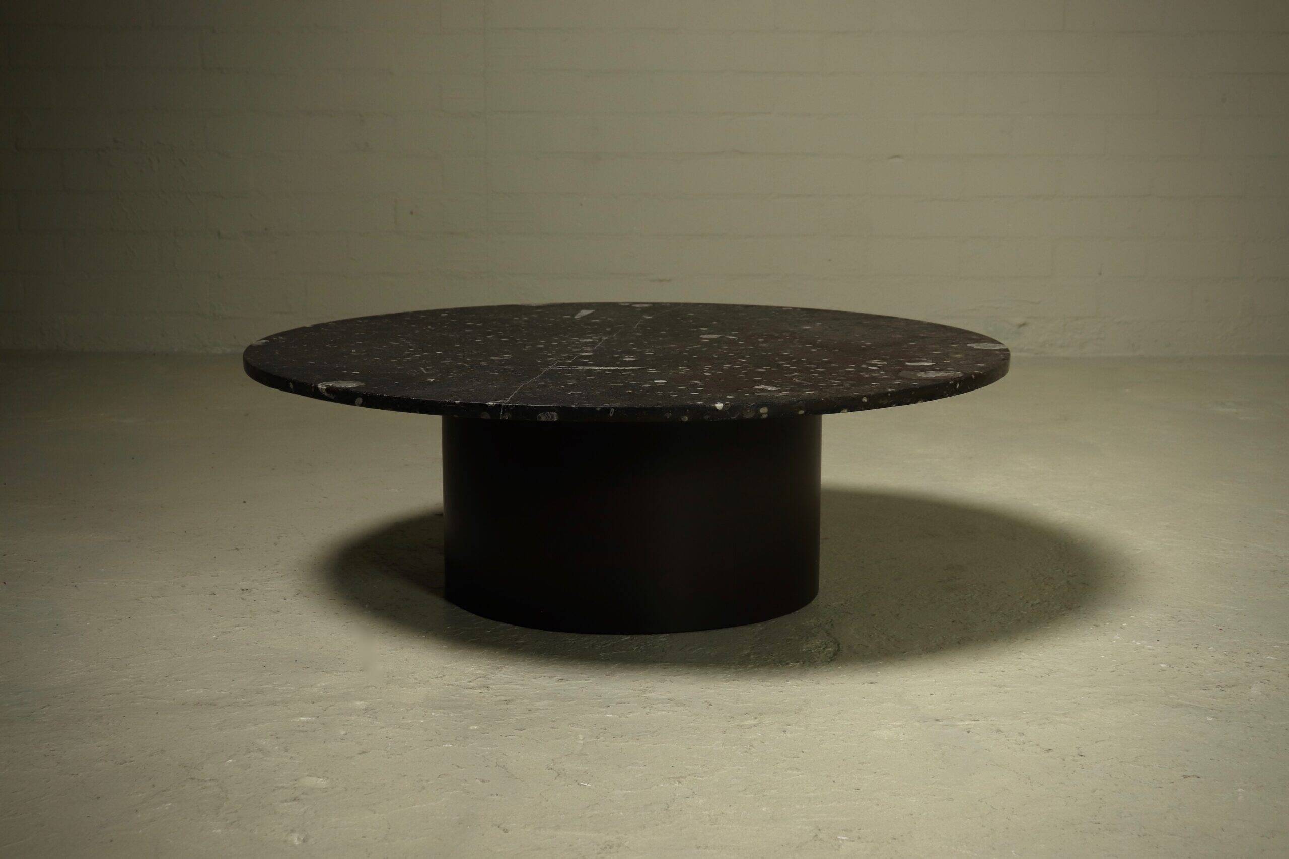 Table basse en pierre fossile rare et acier par Metaform années 1970
