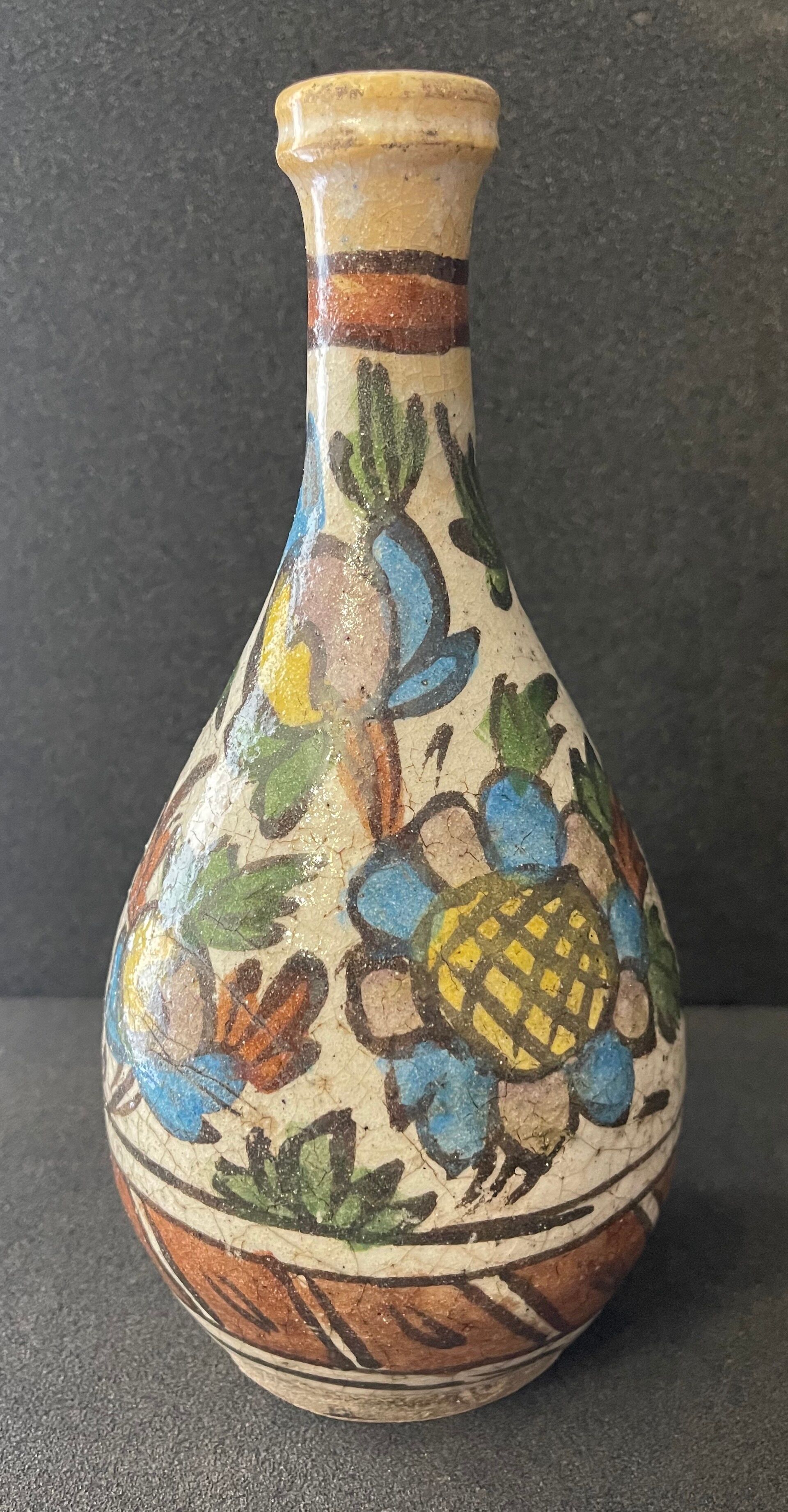 Bottle of Iznik Turkey in siliceous ceramic decoration under lead glaze nineteenth century