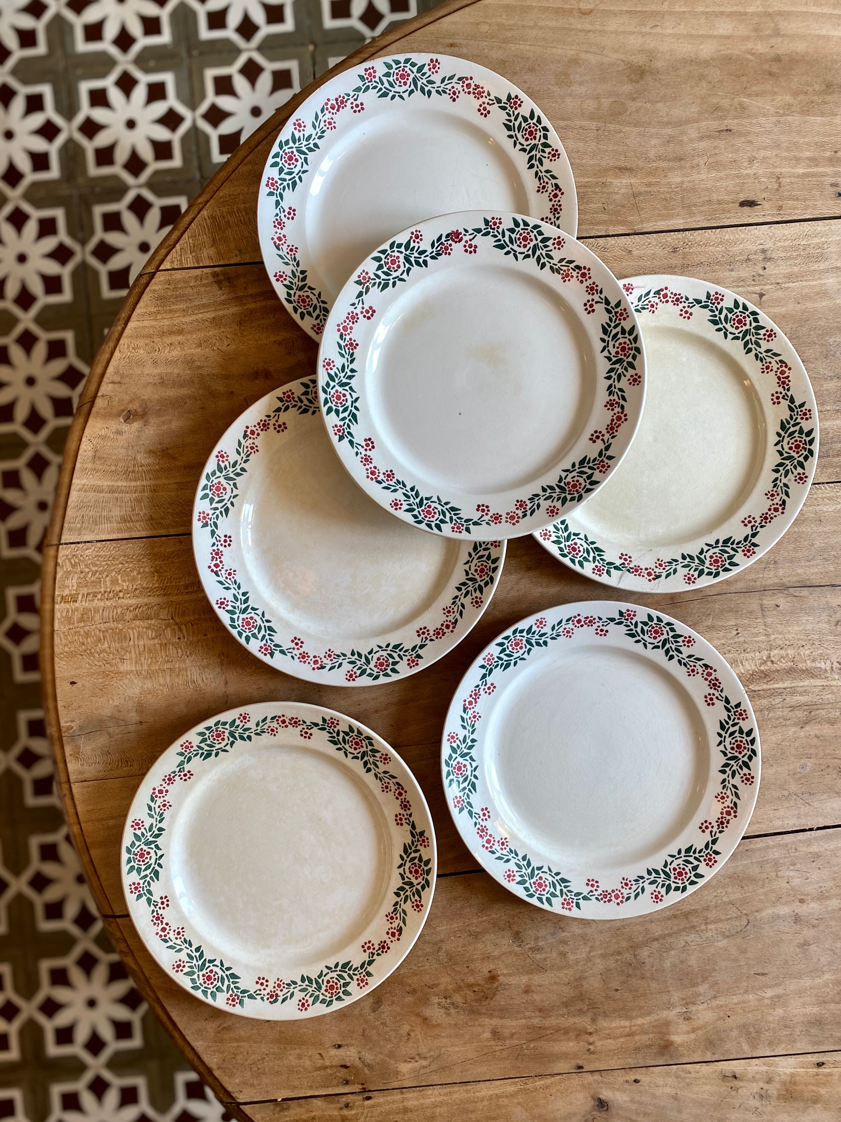 Set of 6 old flat plates model Cécile de HBCM