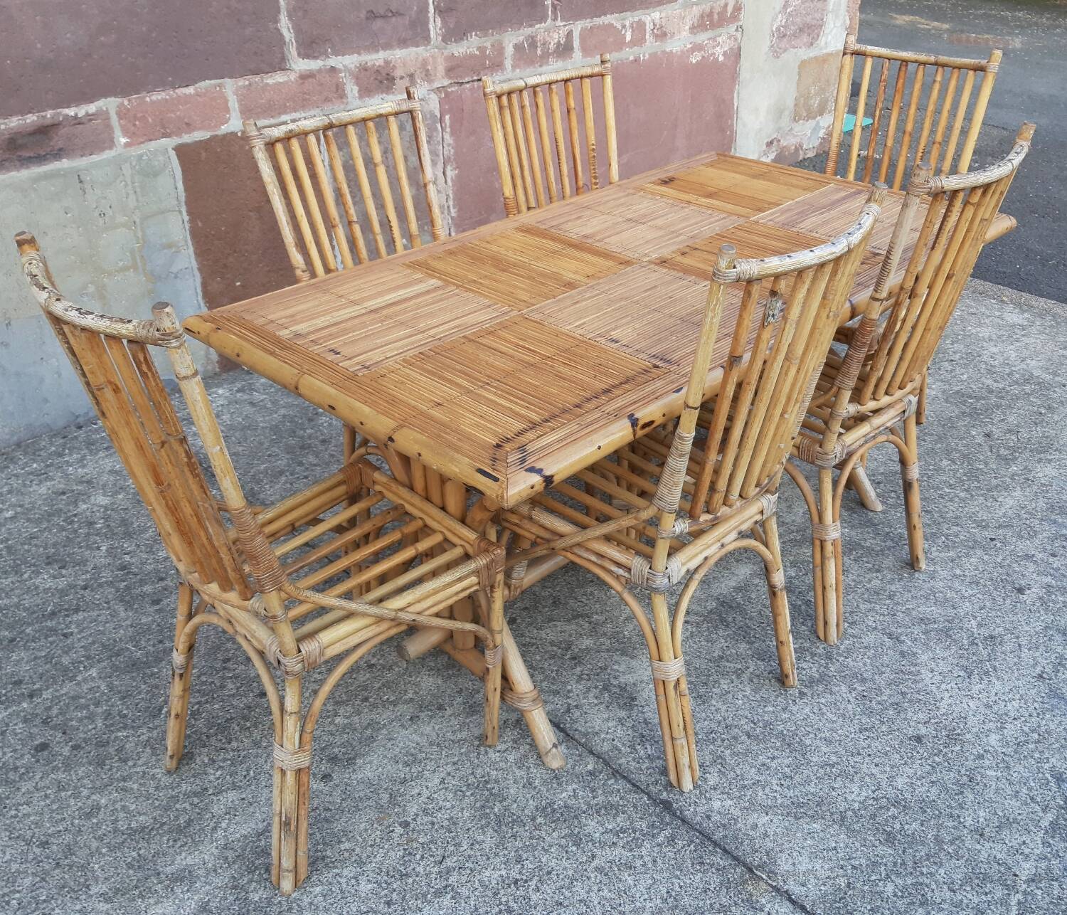 Table and 6 chairs made of bamboo and rattan