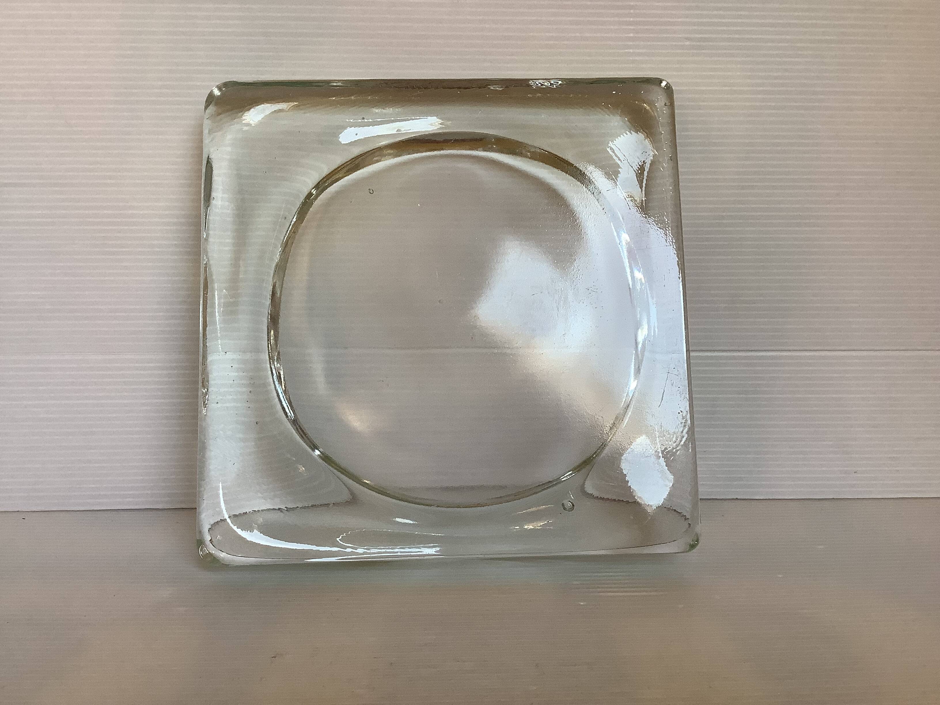 Coin tray in the shape of a catch-all.