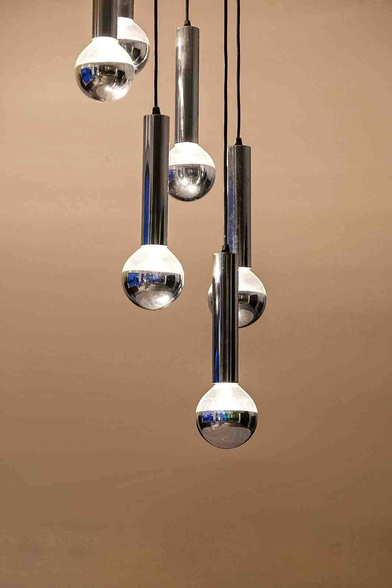 Grand lustre en cascade du milieu du siècle en chrome