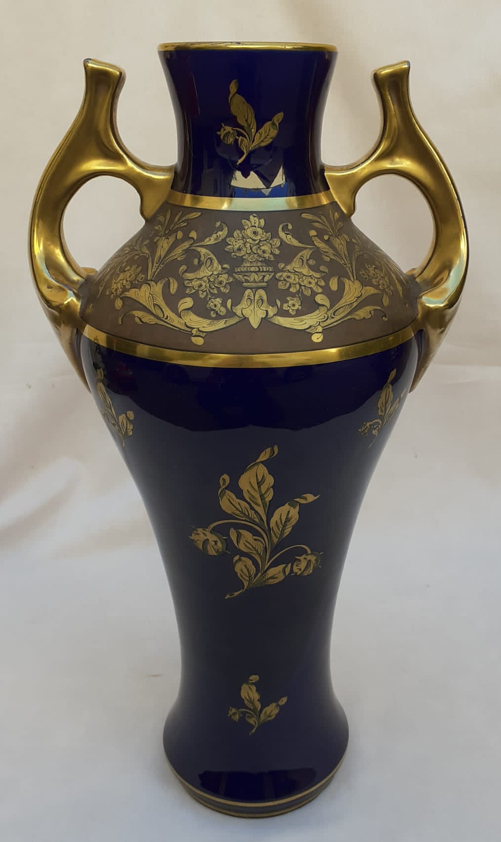 Vase en porcelaine de Tours