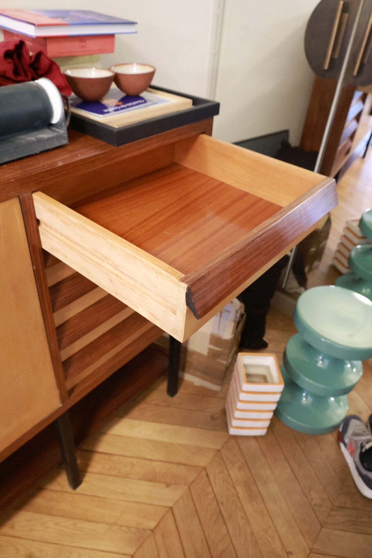 Grande enfilade en placage de palissandre et frêne