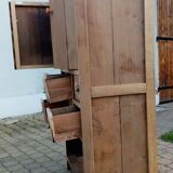 Storage cabinet