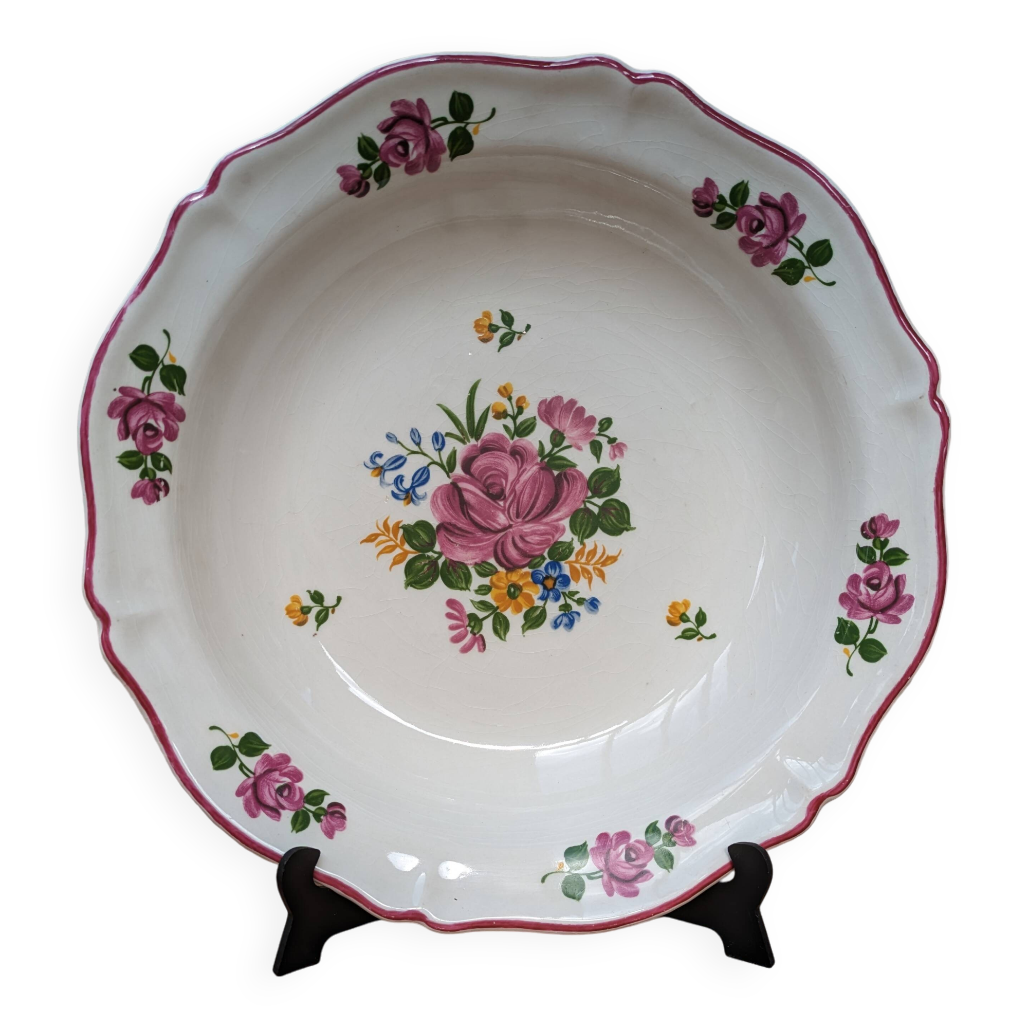 Round hollow dish with flower bouquet decoration Saint Amand Vieux Strasbourg