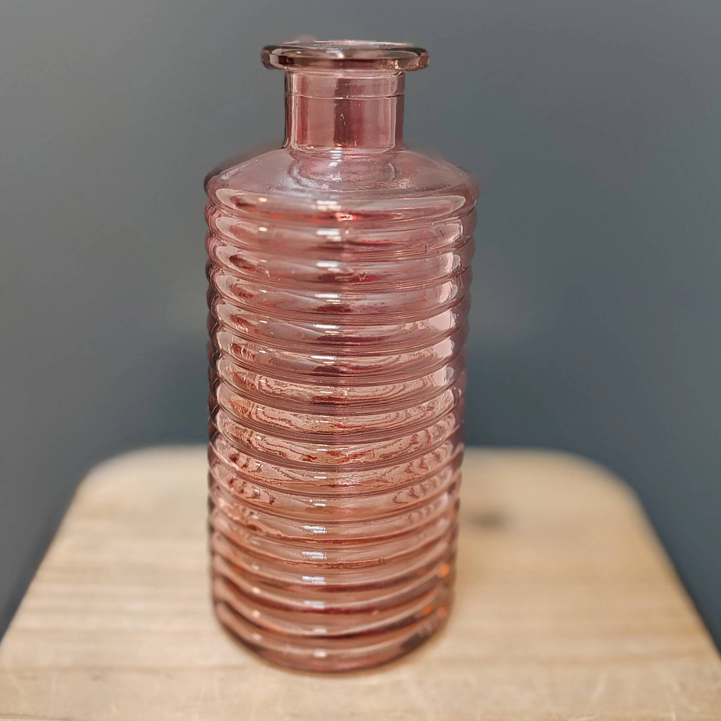 Vase strié violet