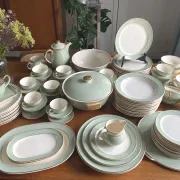 Villeroy & Boch table service in celadon green and ivory - 102 pieces