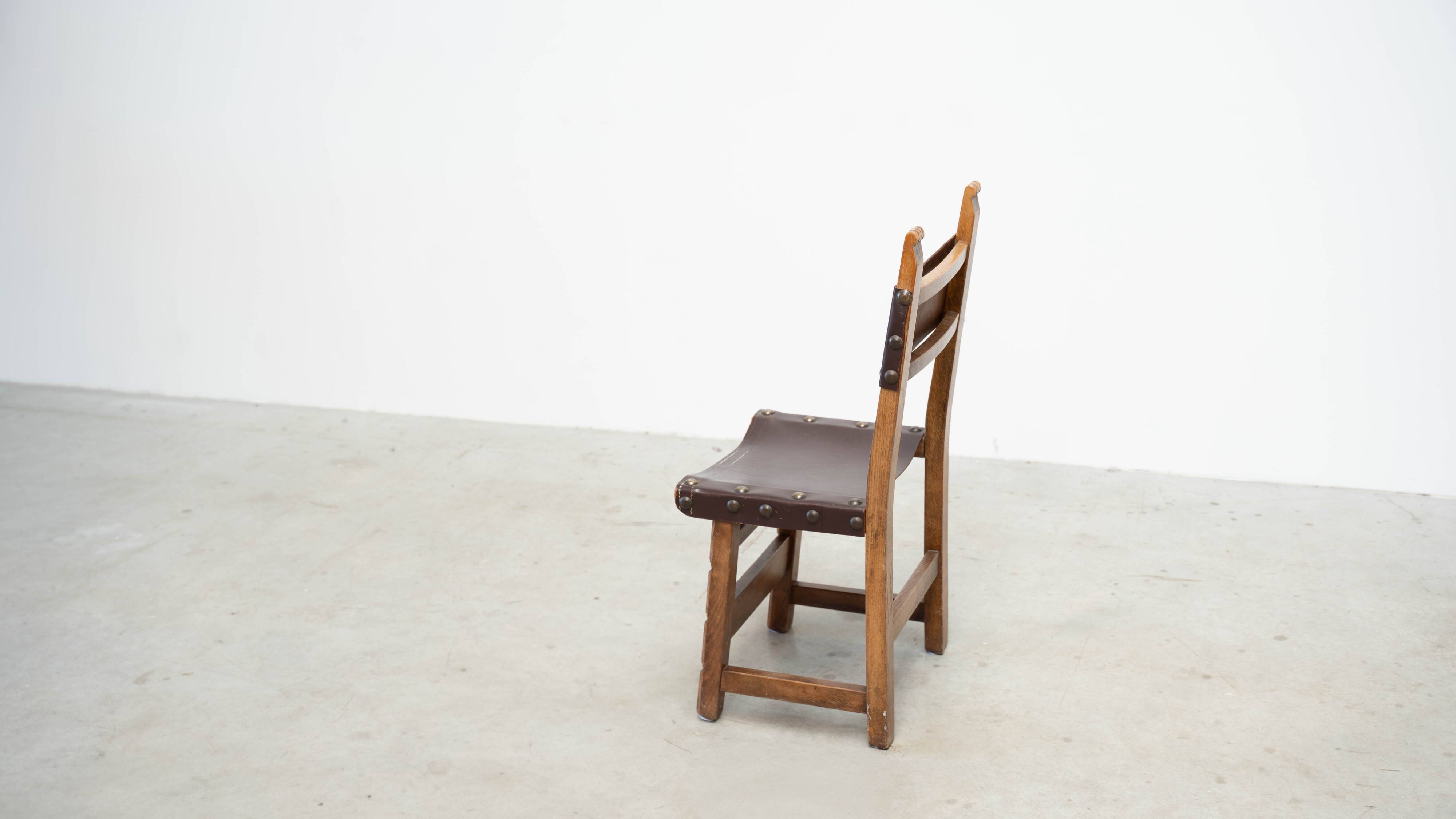 Ensemble de quatre chaises de salle à manger espagnoles