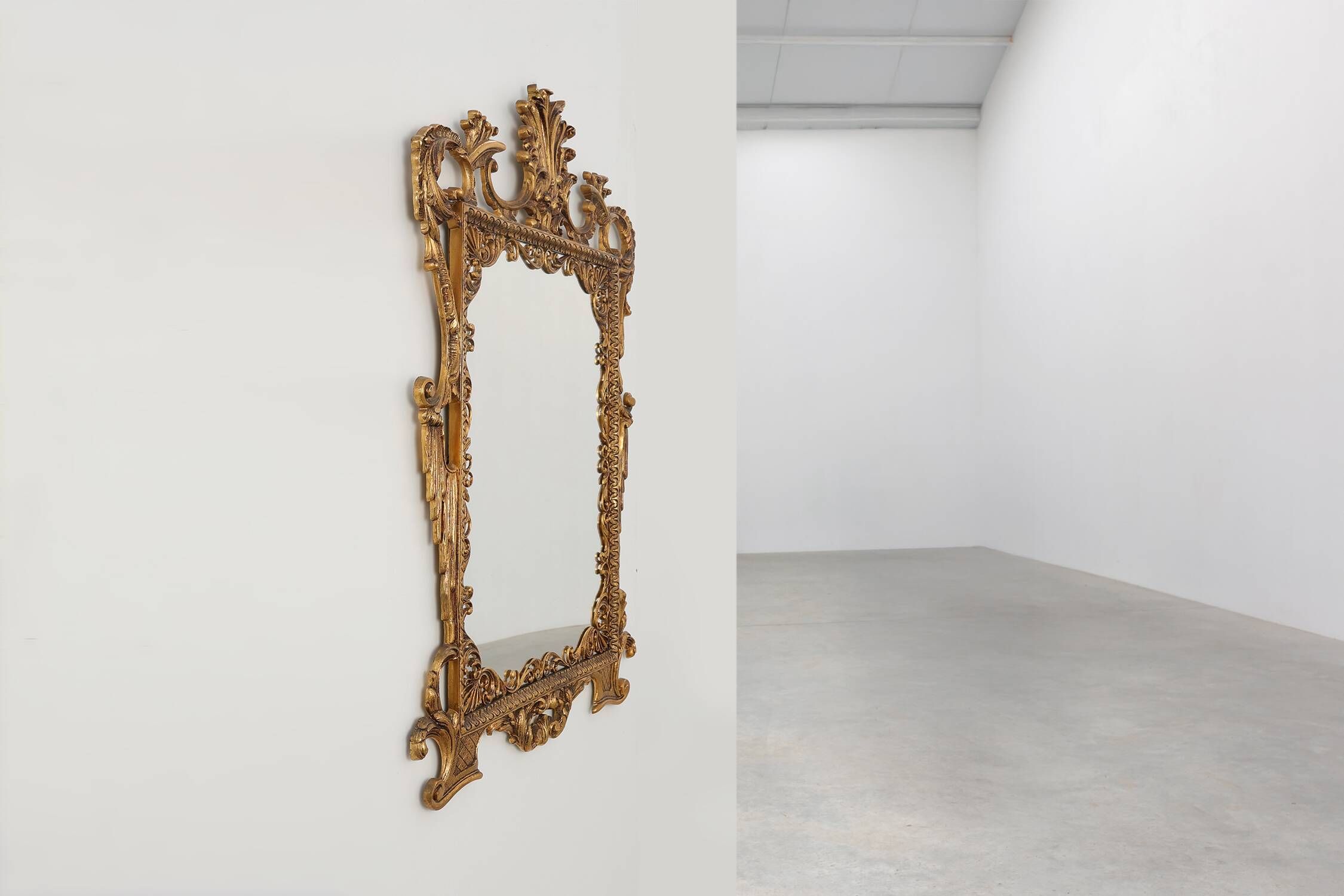 Miroir en métal doré de style Chippendale, Italie, 20e siècle