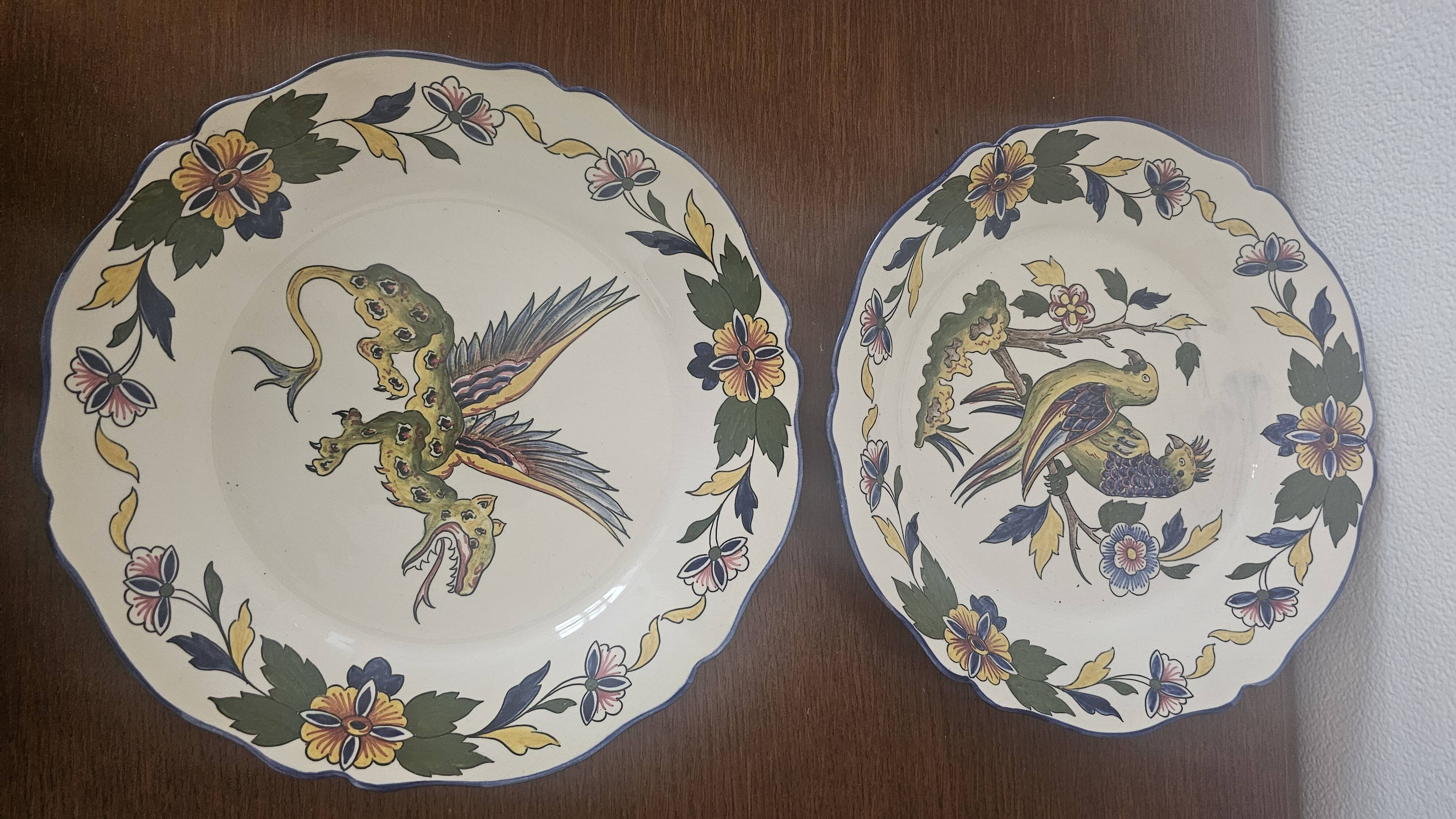 Pair of decorative plates Charolles – hand-painted earthenware – work