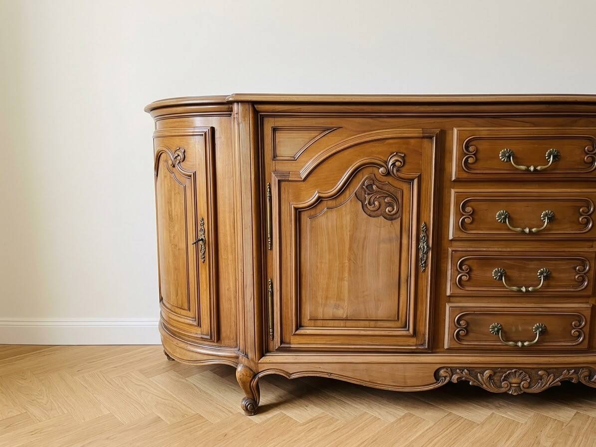 Low buffet enfilade in Louis XV style made of wood