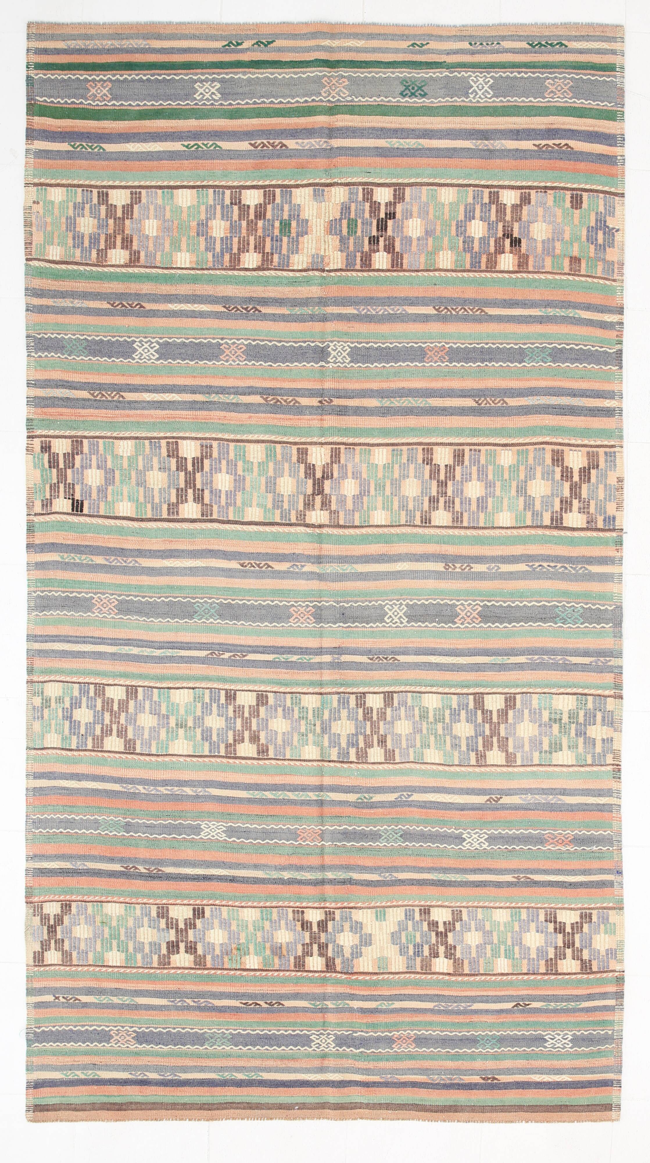 Kilim Vintage Anatolien, Rayures Tribales et Motifs Géométriques Pastel