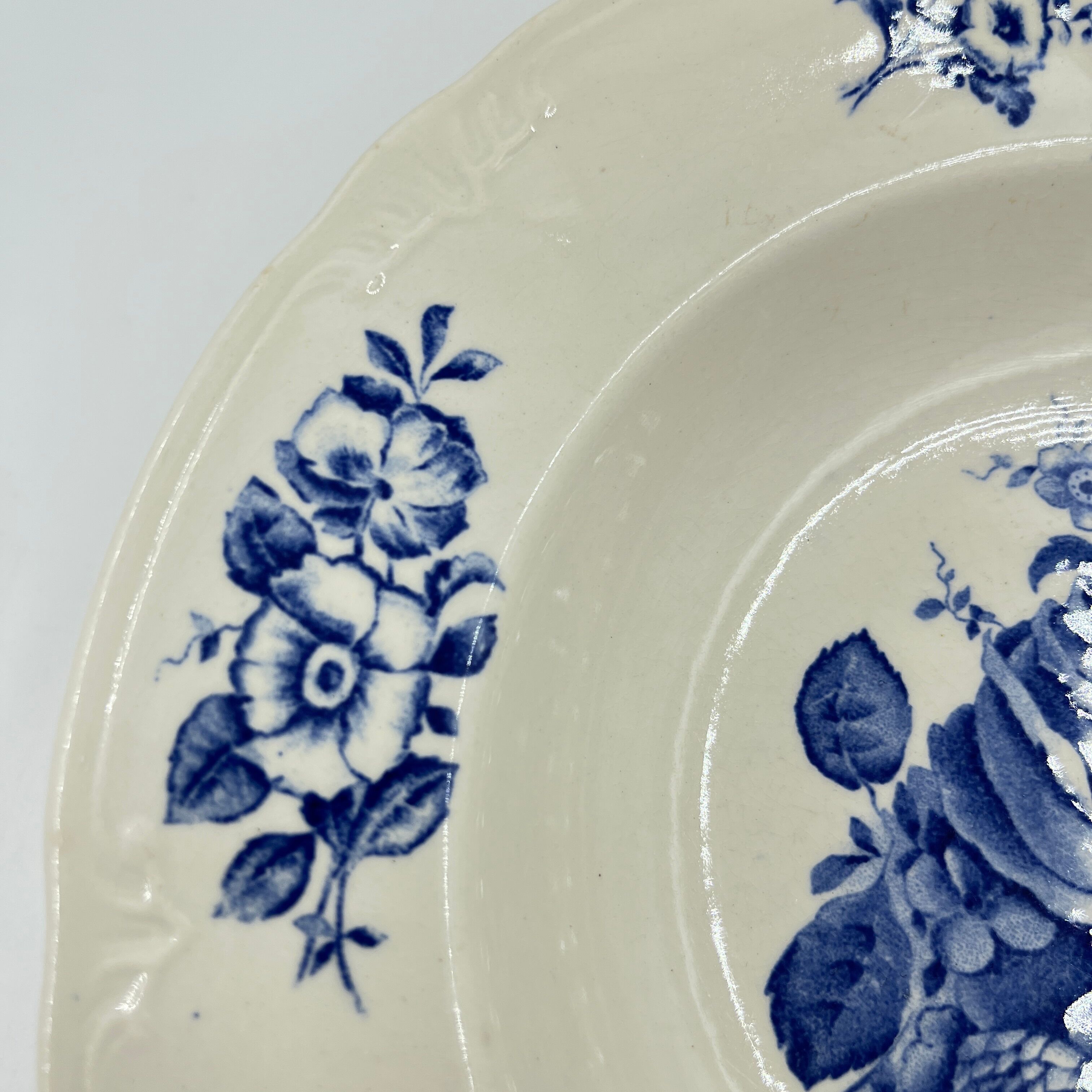 Set of 20 plates Boch Frères décor Rhodia