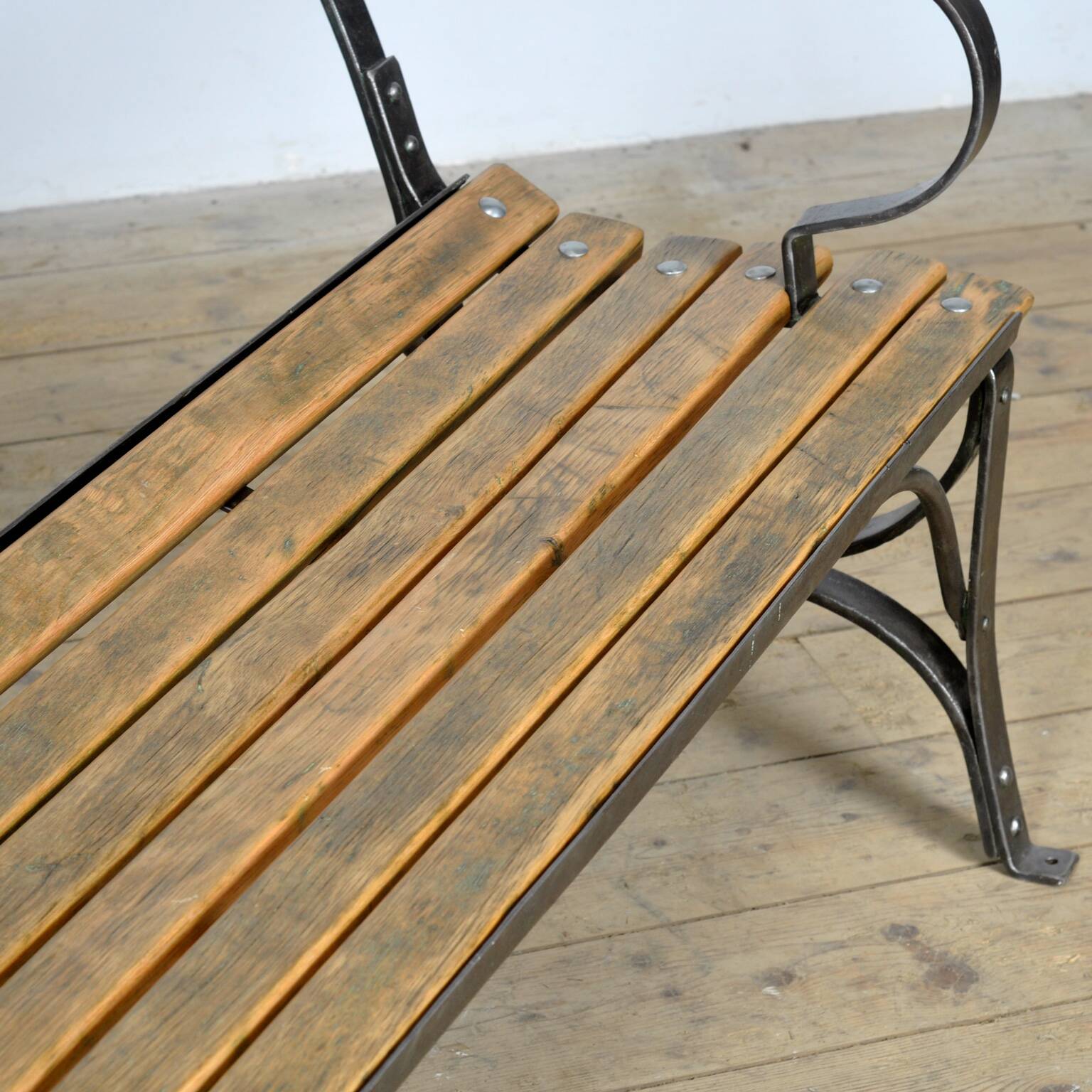 Banc de parc en fer riveté, années 1920